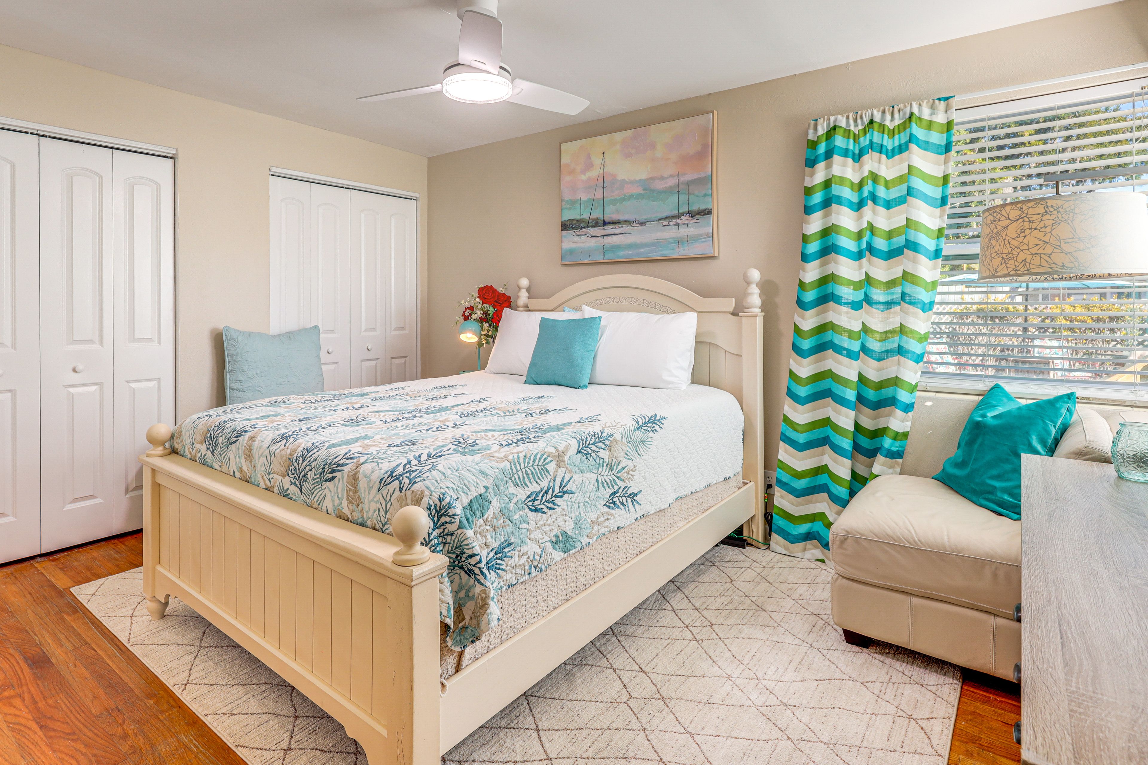 Bedroom 2 | Queen Bed