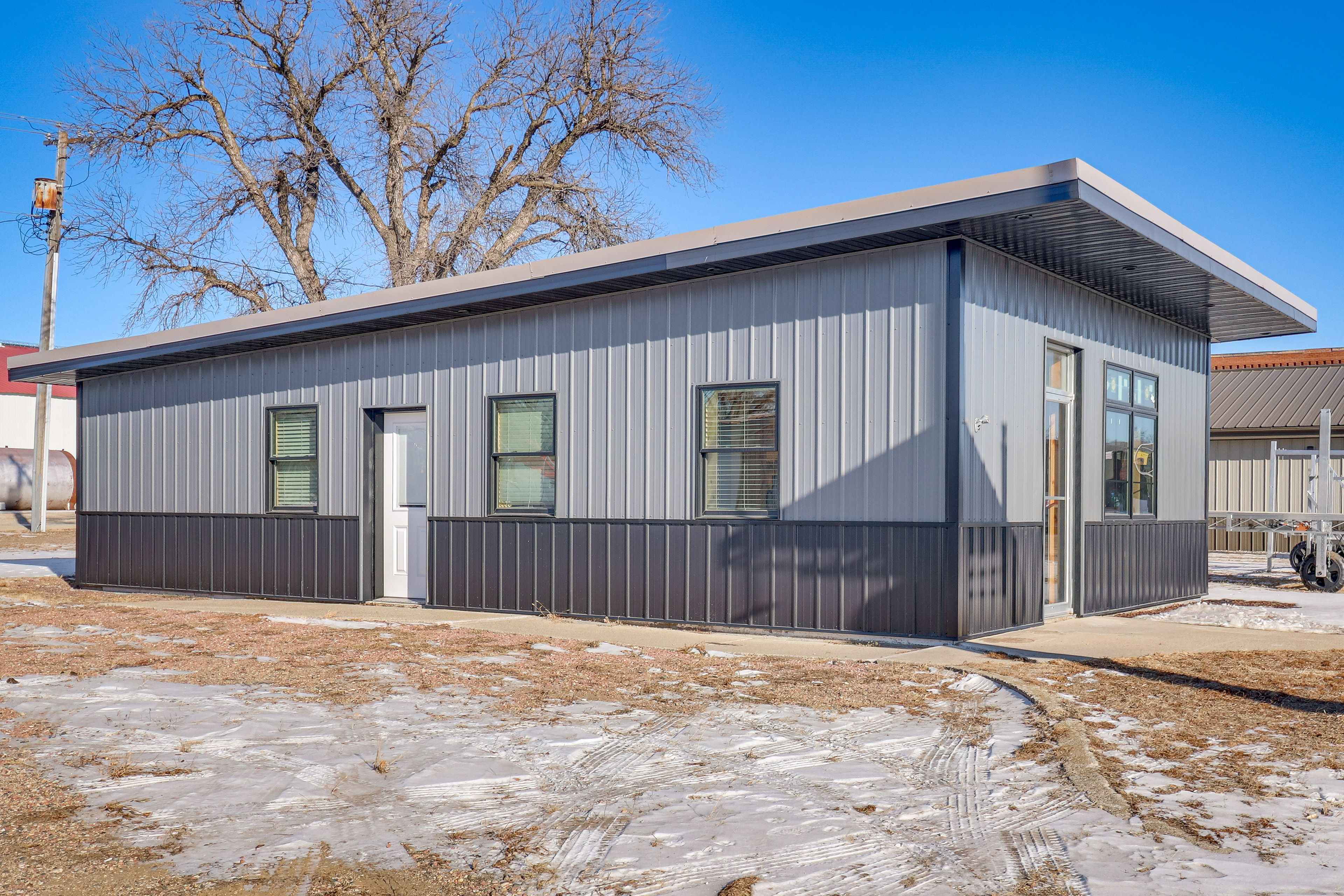 Parking | On-Site Parking (4-6 Vehicles) | Trailer Parking Available