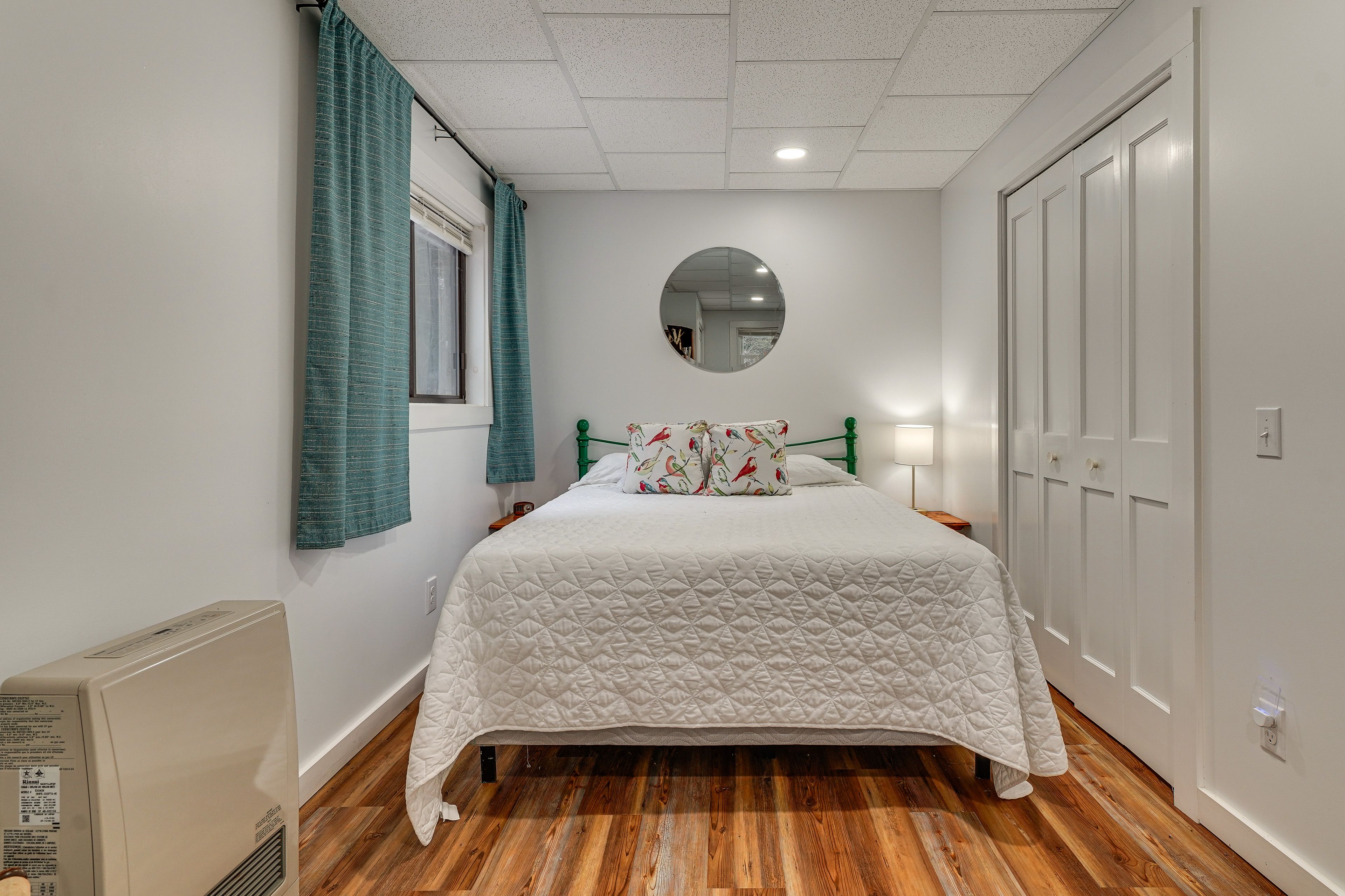 Bedroom 6 | Queen Bed | 1st Floor