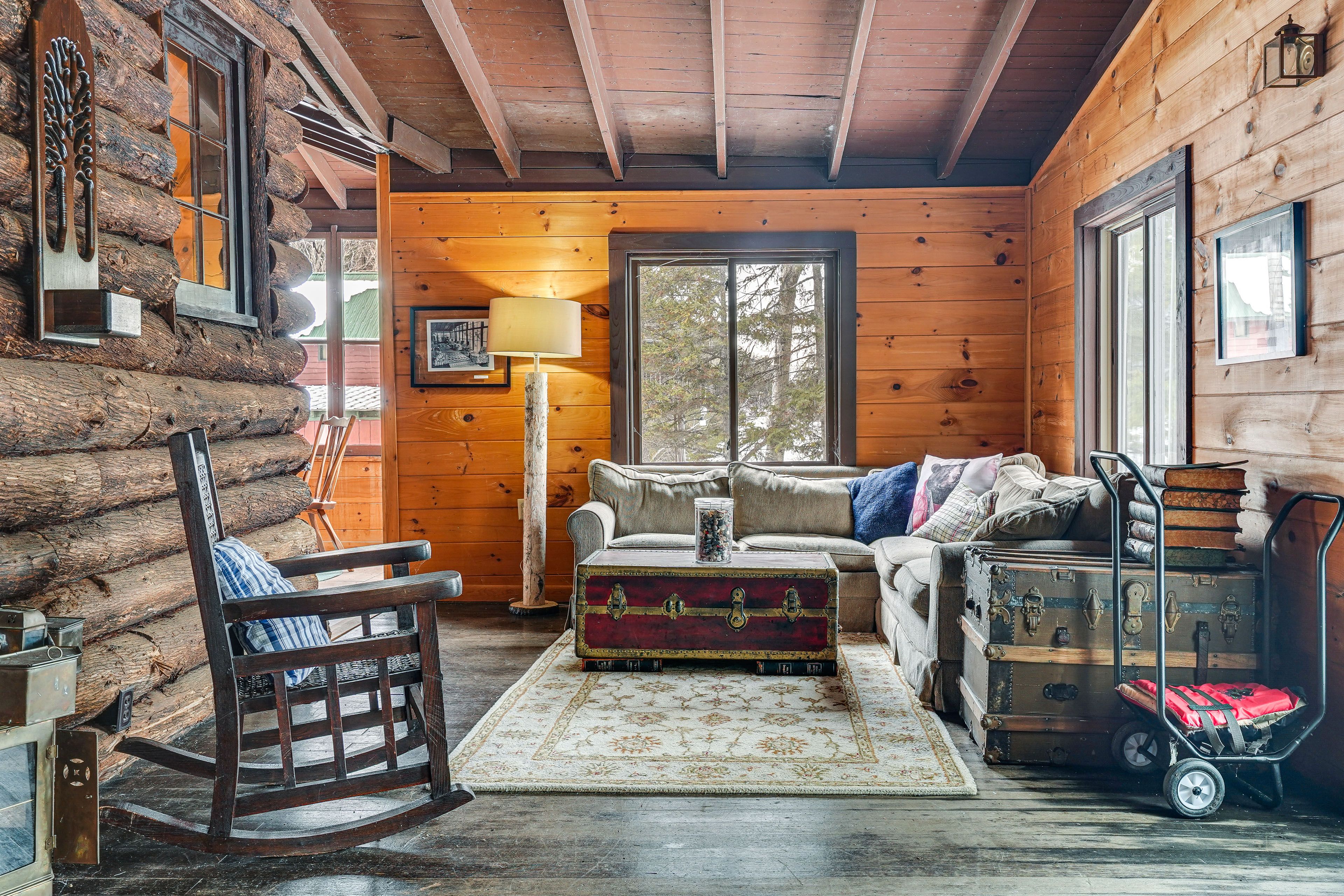 Sitting Area | 1st Floor