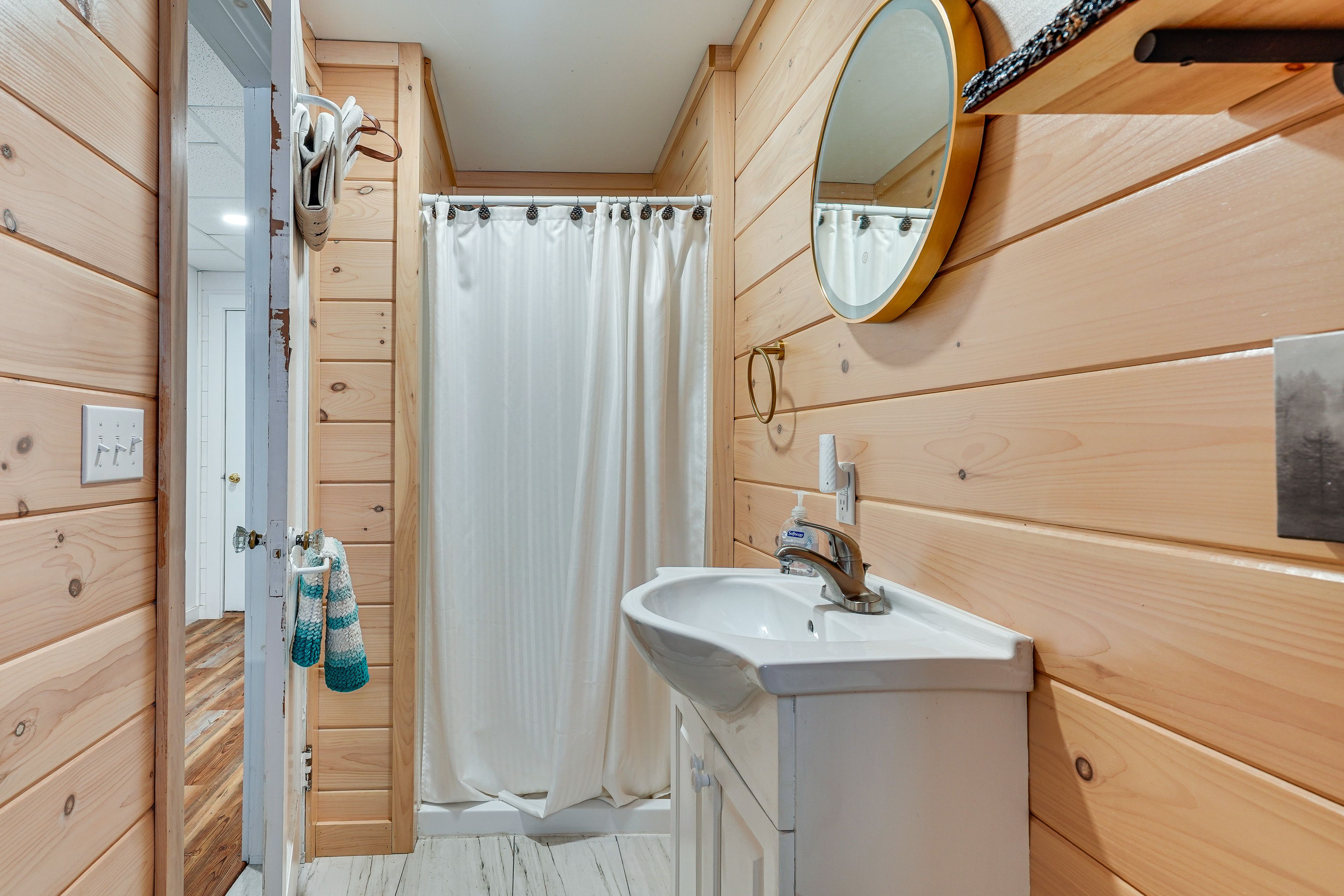 Bathroom | 1st Floor