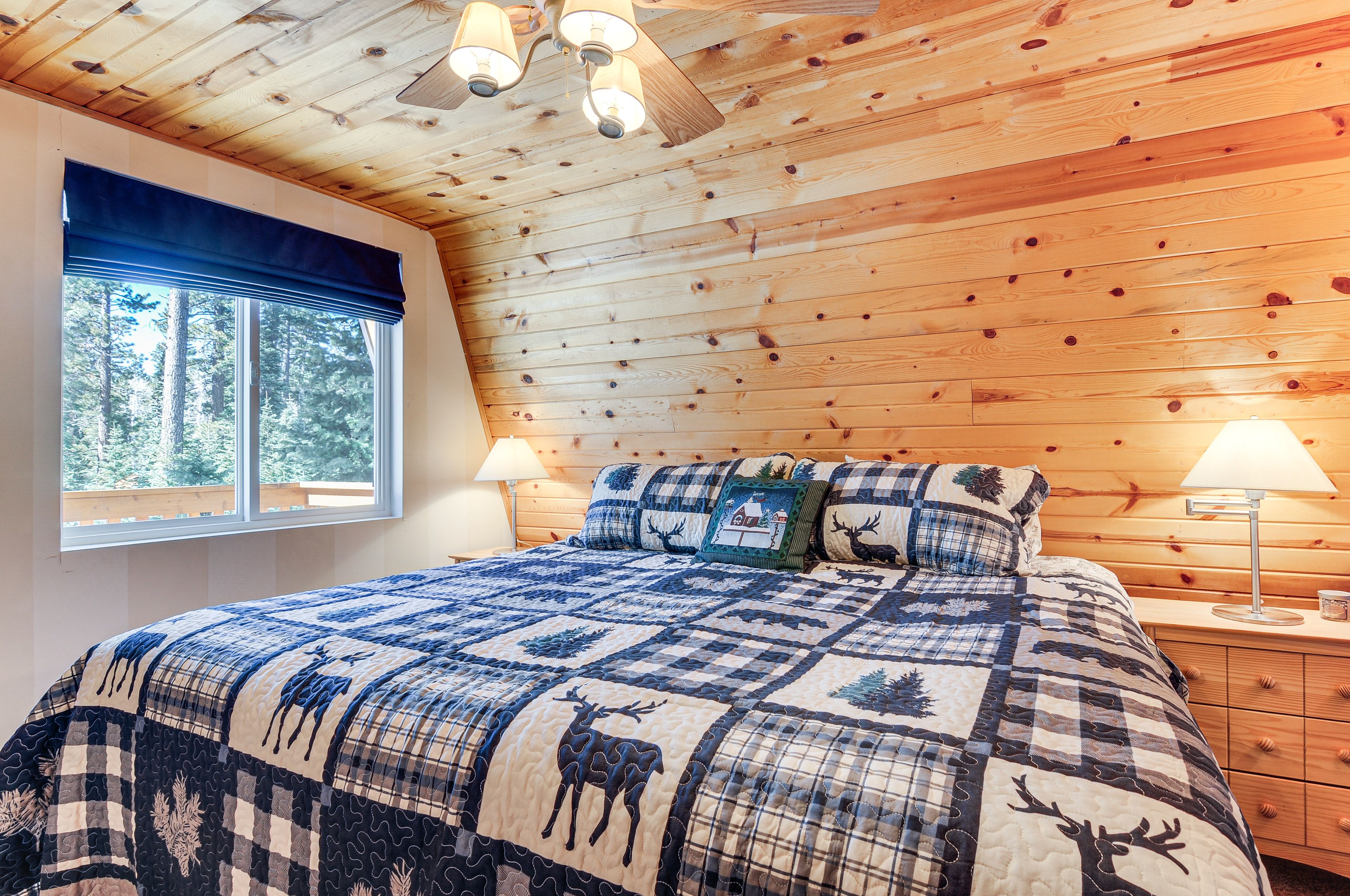 Bedroom 1 | King Bed | 1st Floor