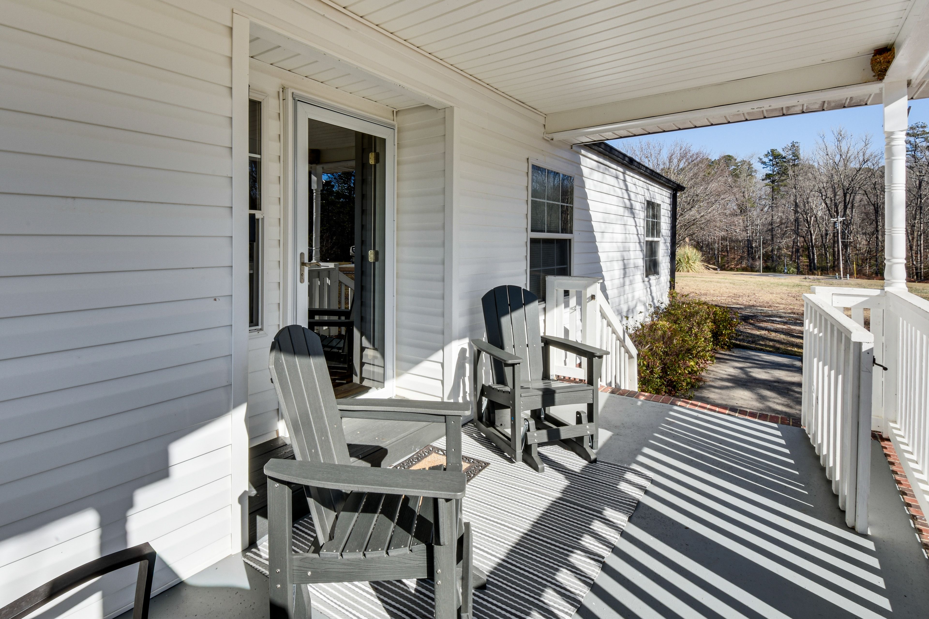 House Exterior | Covered Front Porch