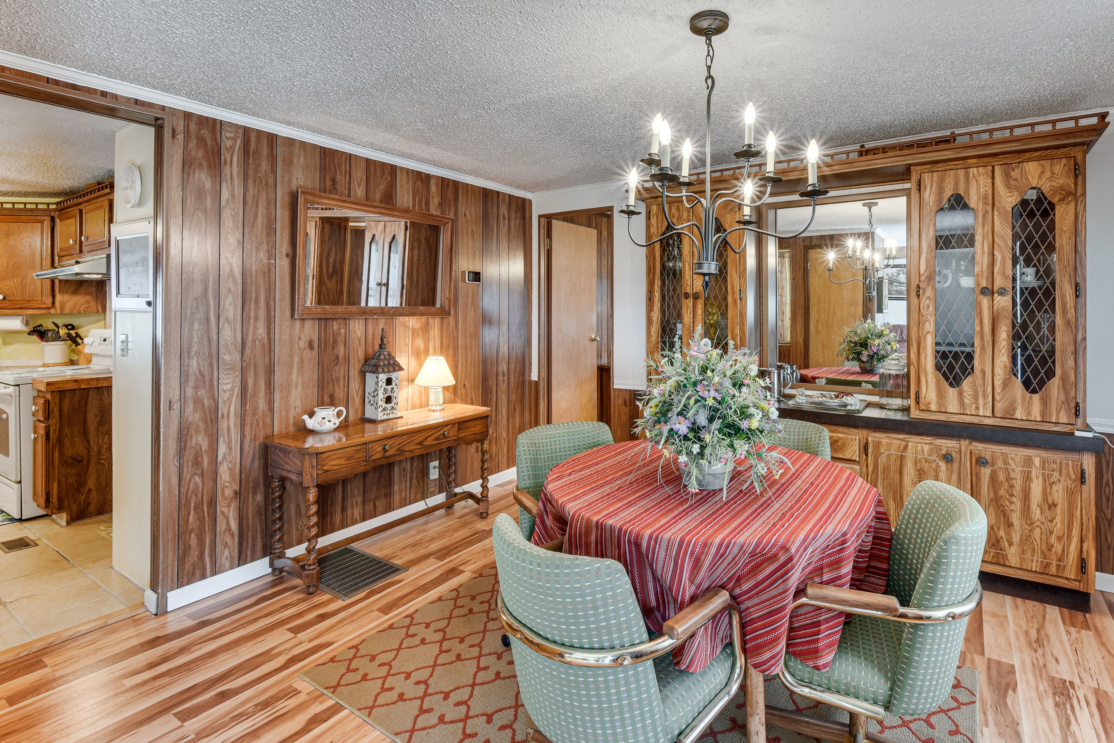 Formal Dining Table | Dishware/Flatware