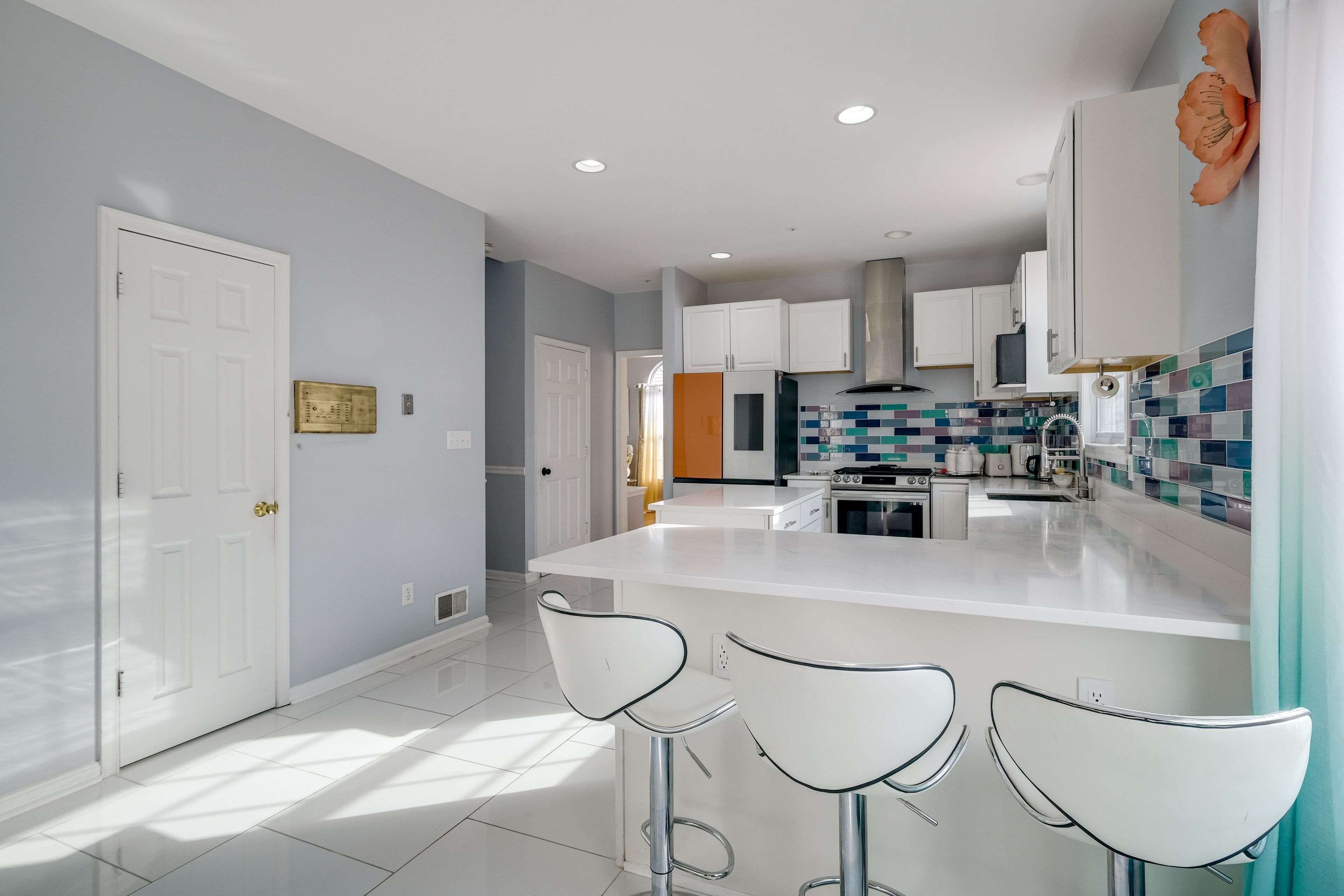 Kitchen | Breakfast Bar | Dishwasher