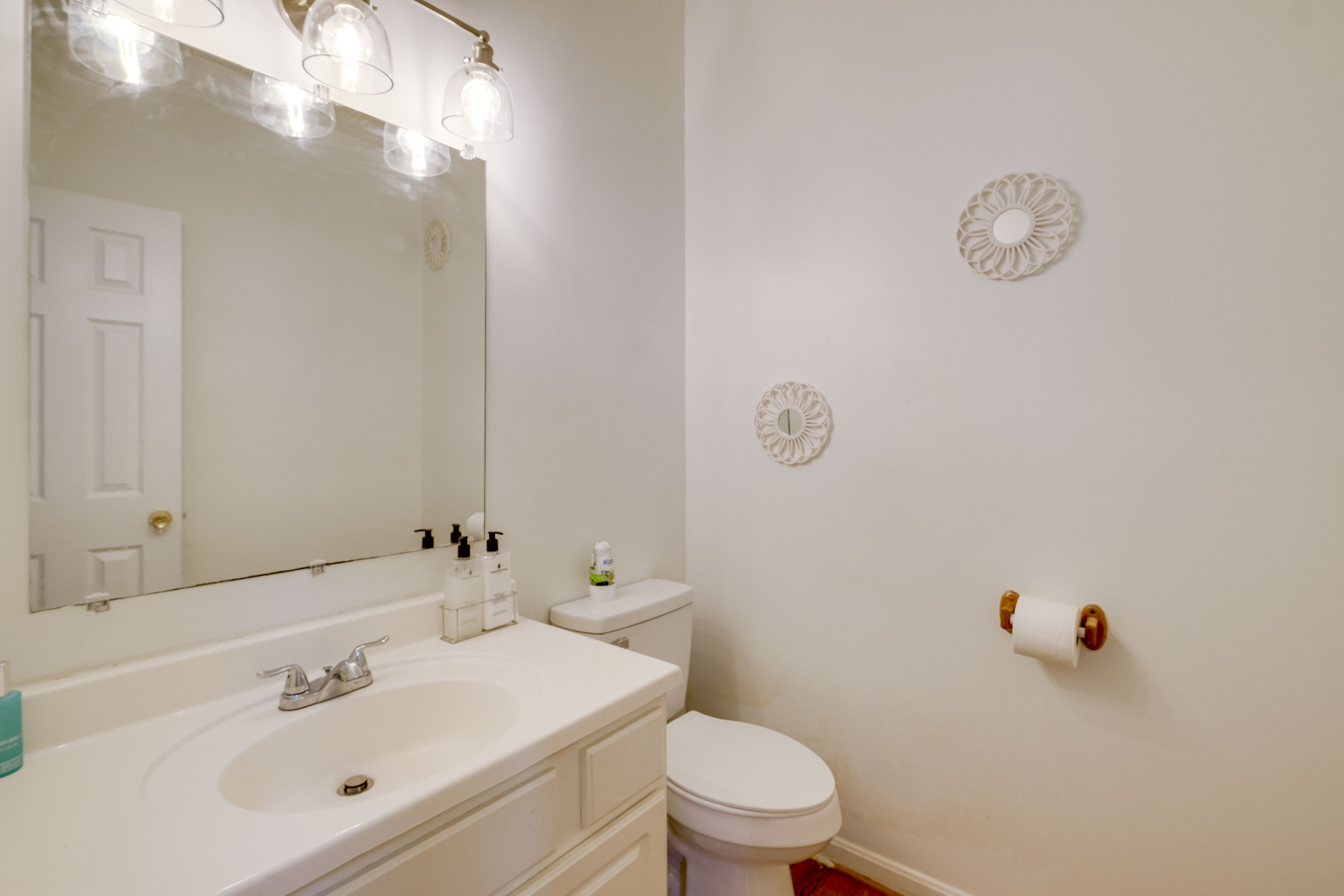 Half Bathroom | 1st Floor