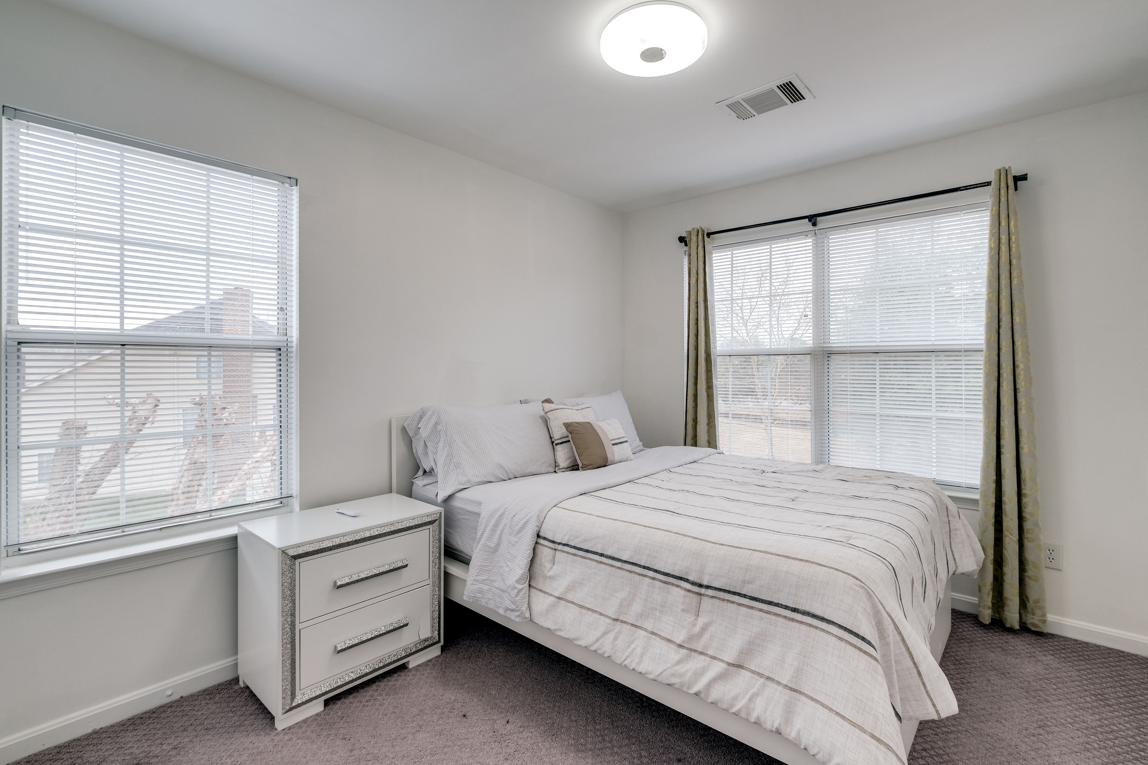 Bedroom 3 | Queen Bed | 2nd Floor