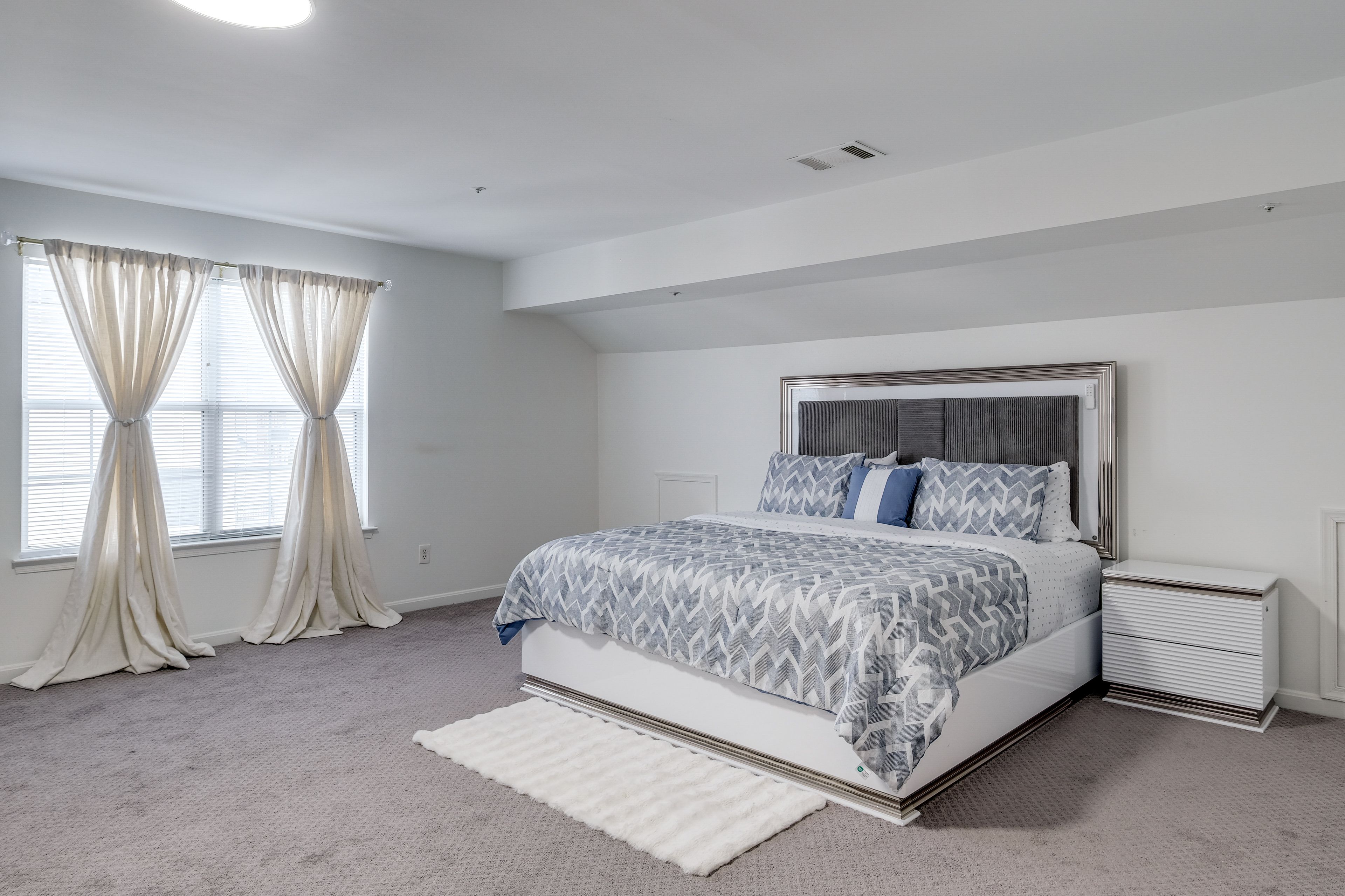 Bedroom 1 | King Bed | 2nd Floor