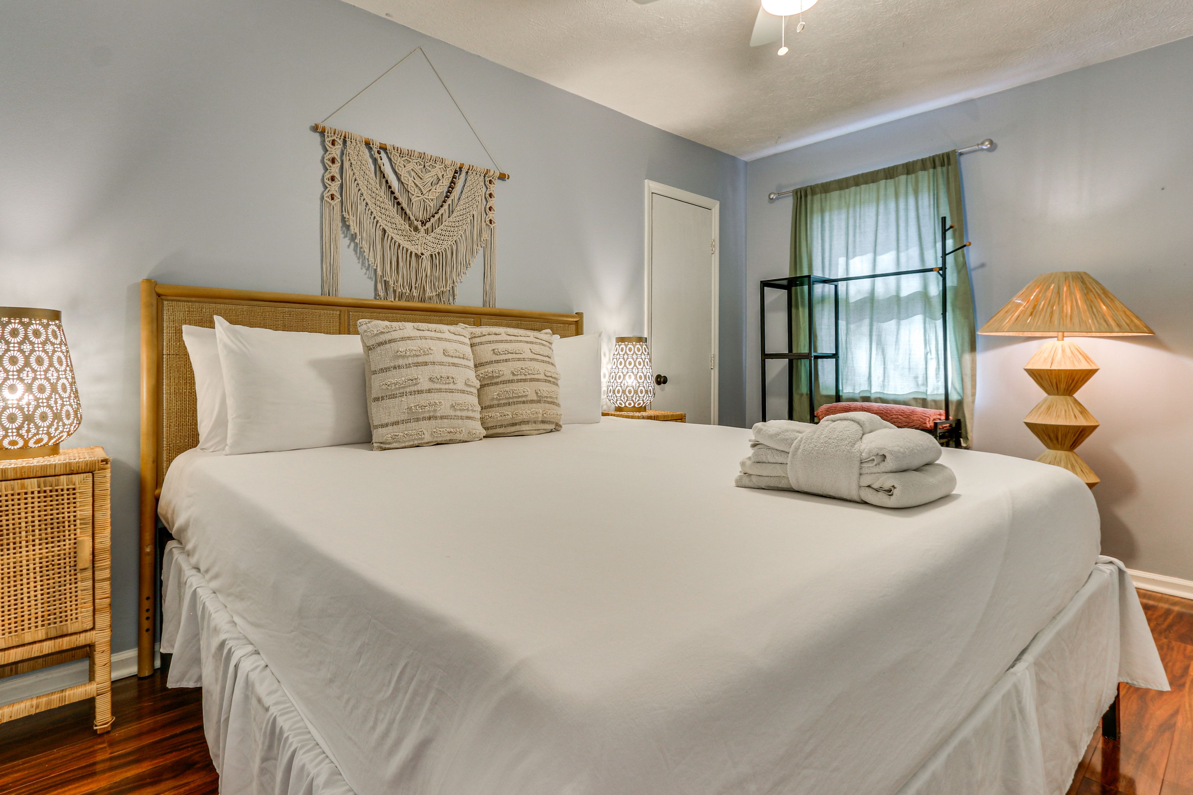 Bedroom 2 | King Bed