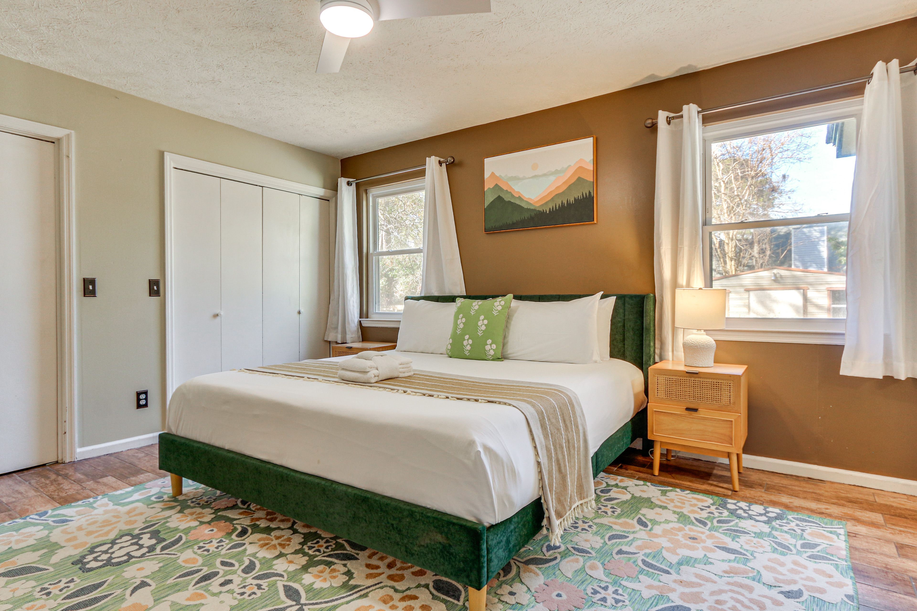 Bedroom 1 | King Bed