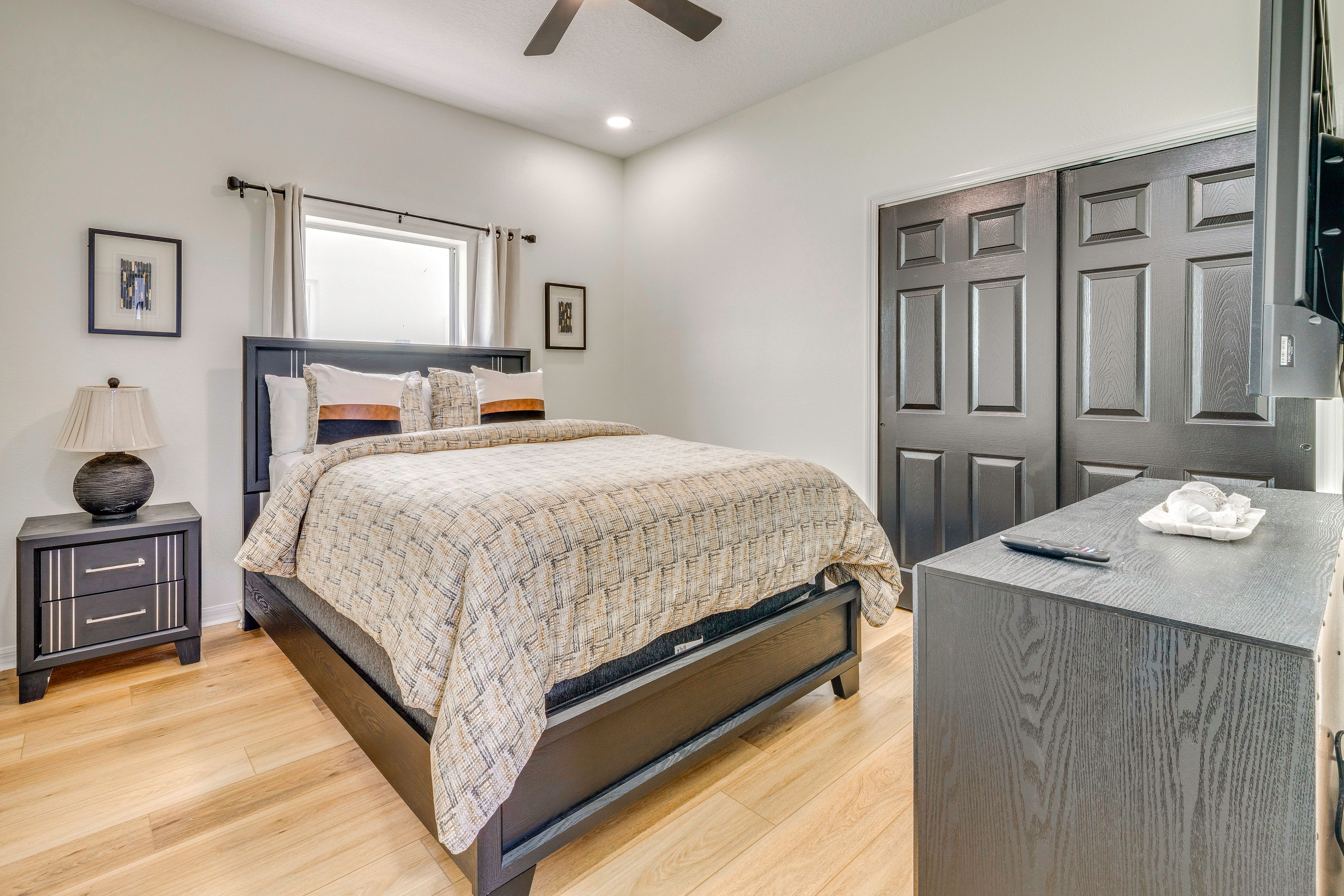Bedroom 2 | Queen Bed