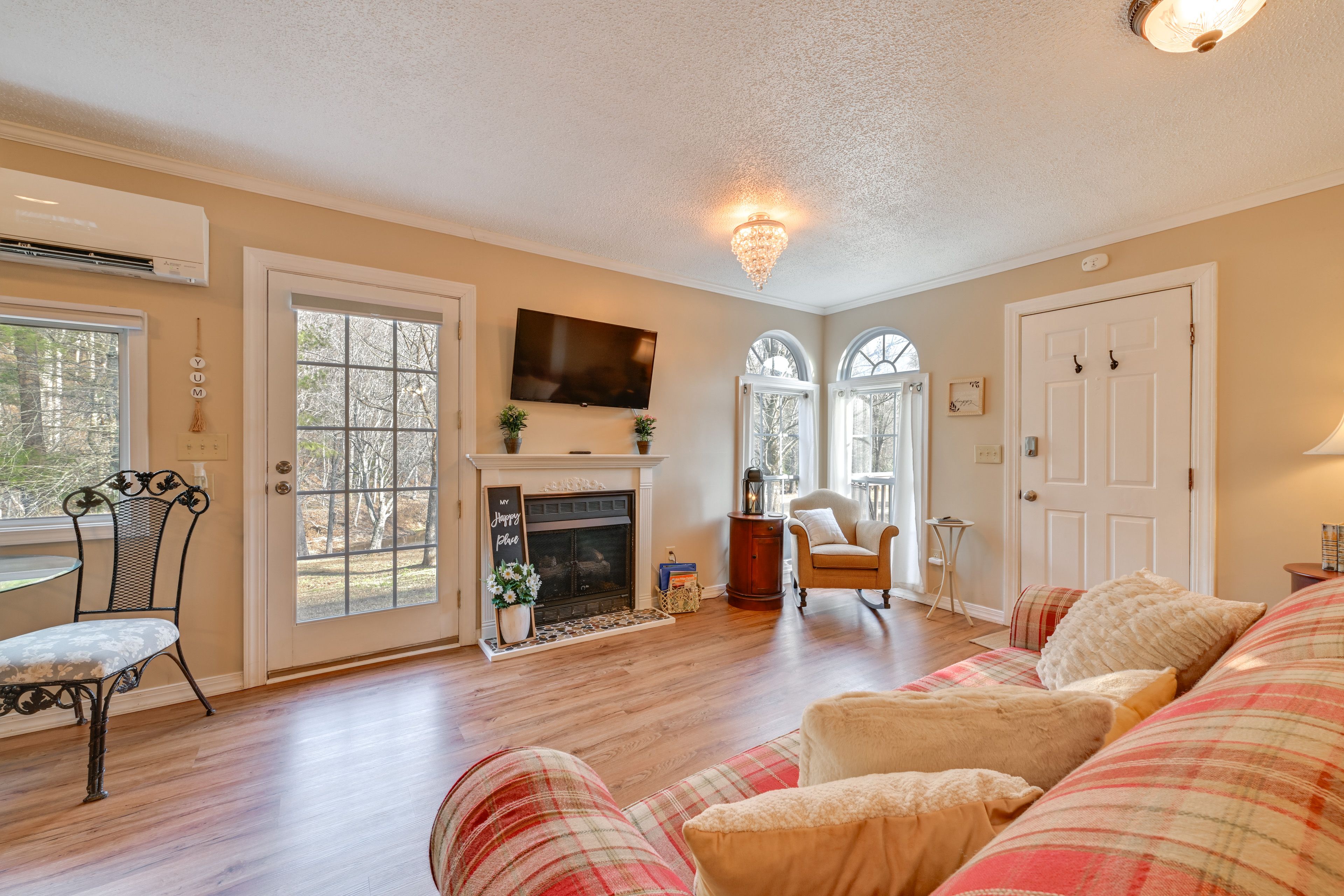 Living Area | Propane Fireplace | Smart TV