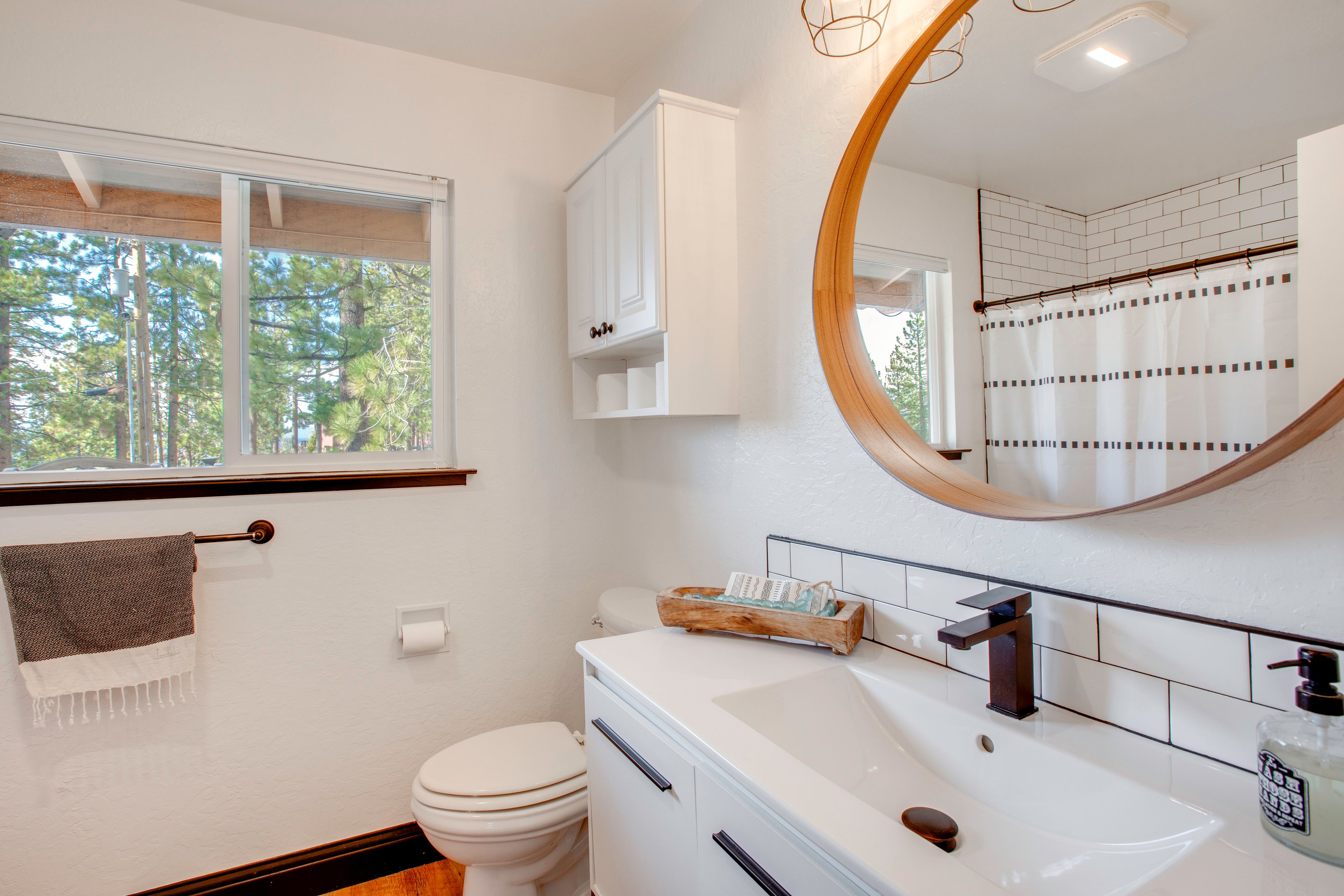 Bathroom | 2nd Floor