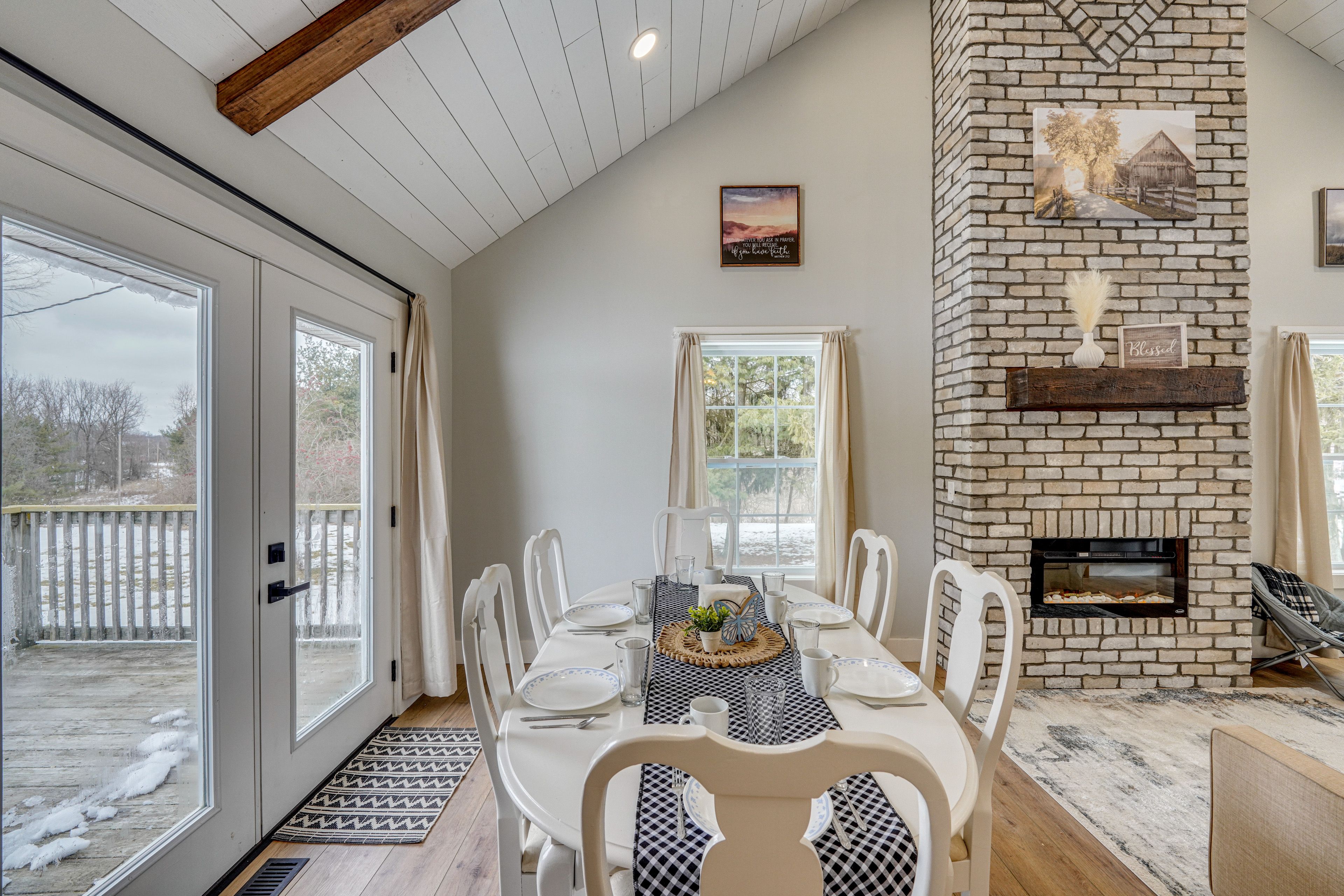 Dining Area | Main Level