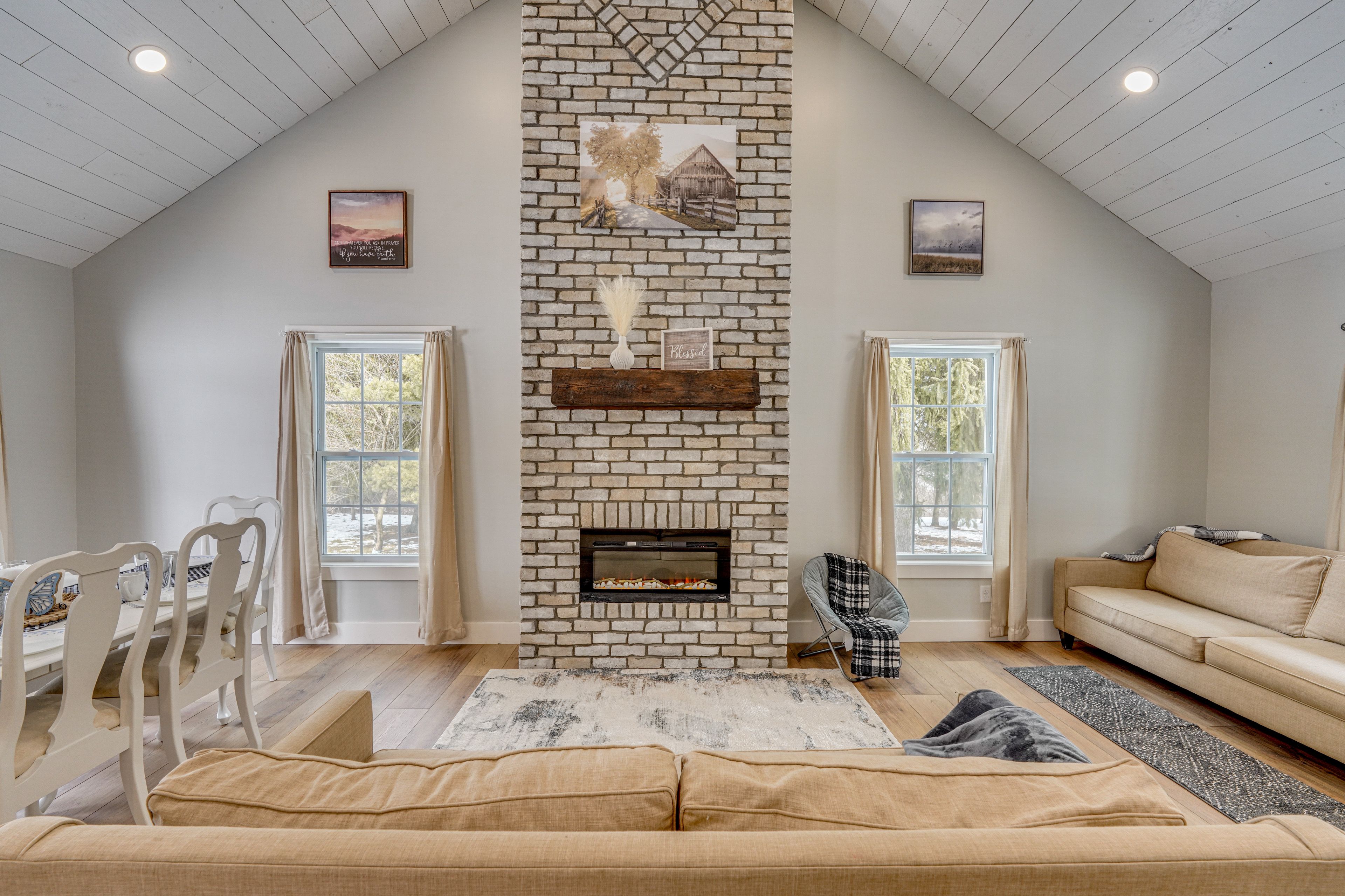 Living Room | Main Level