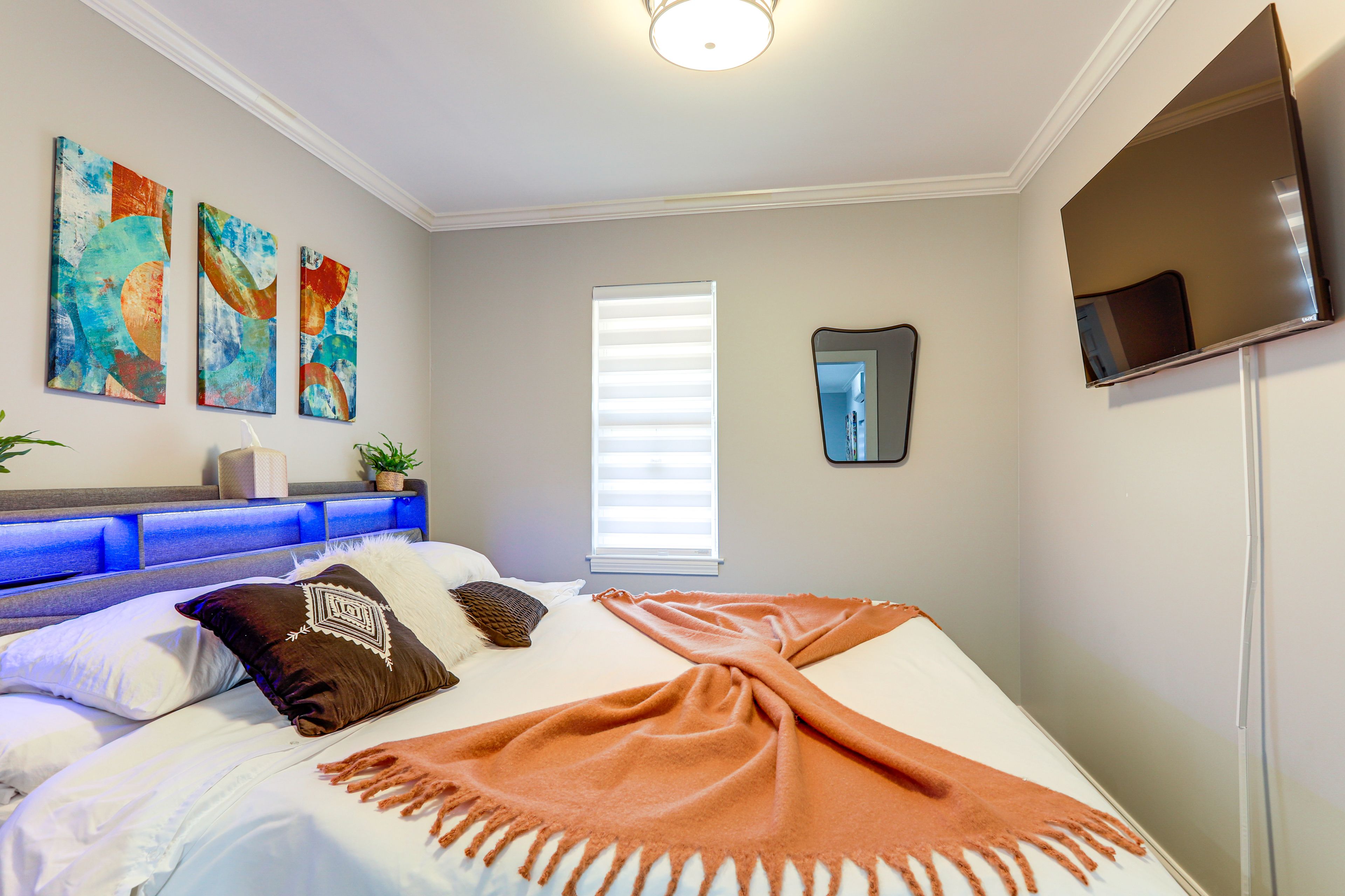 Bedroom 1 | Queen Bed | 1st Floor