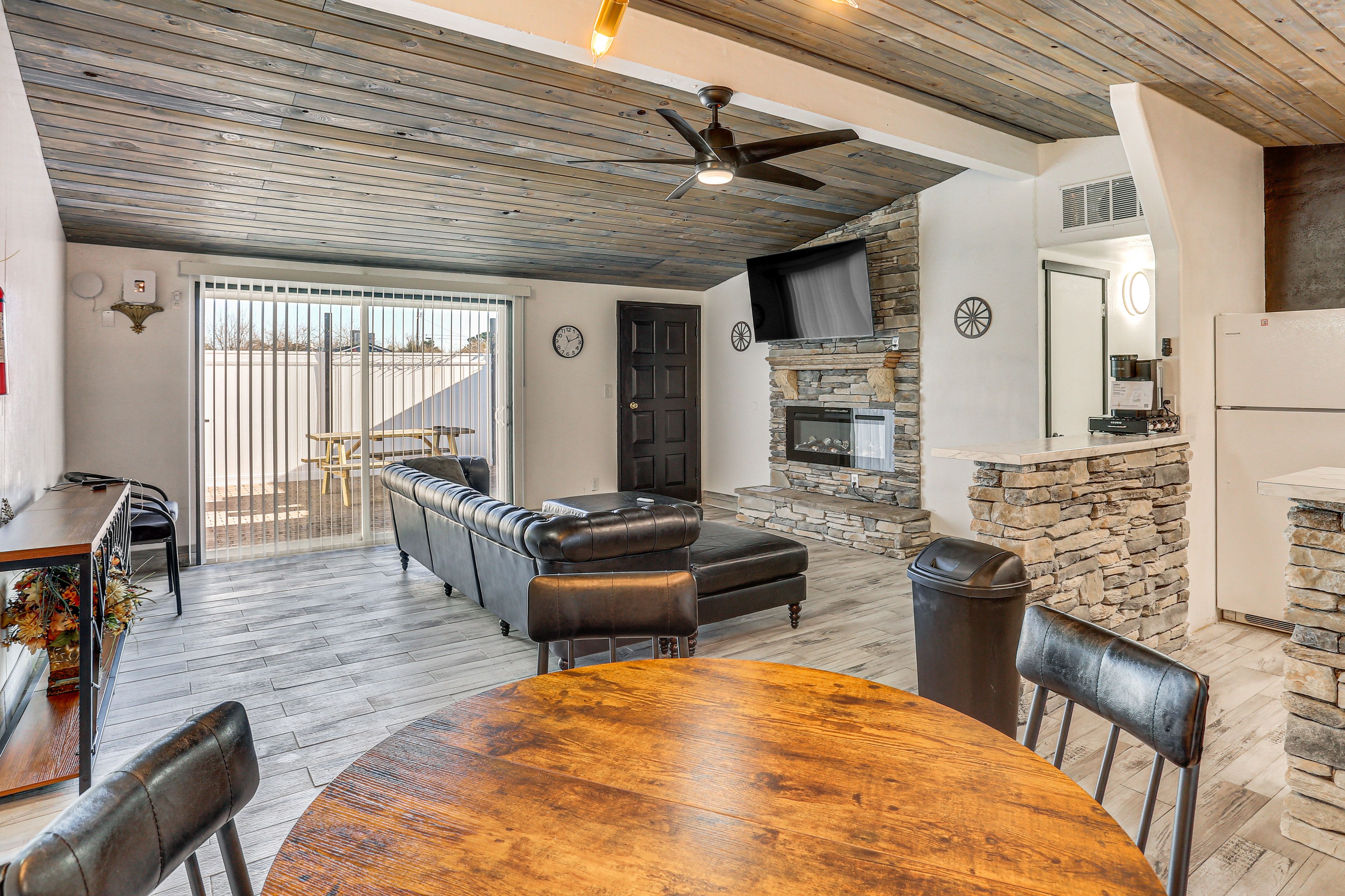 Dining Area | Dishware & Flatware