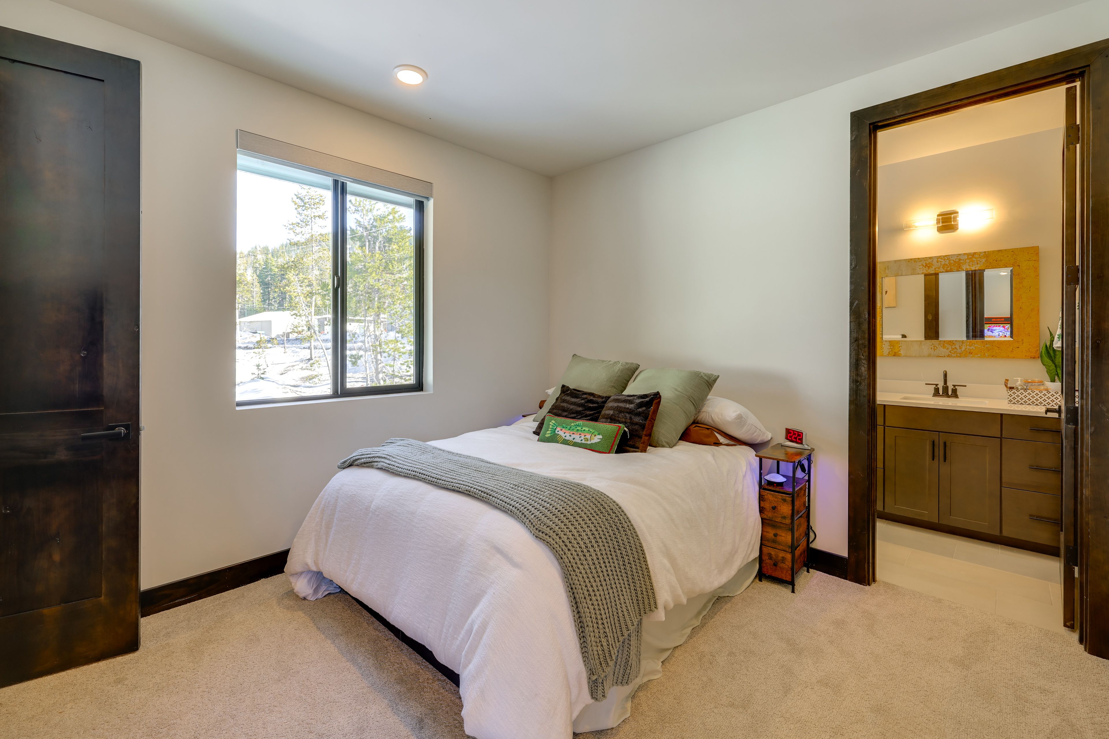 Bedroom 2 | Queen Bed | 2nd Floor