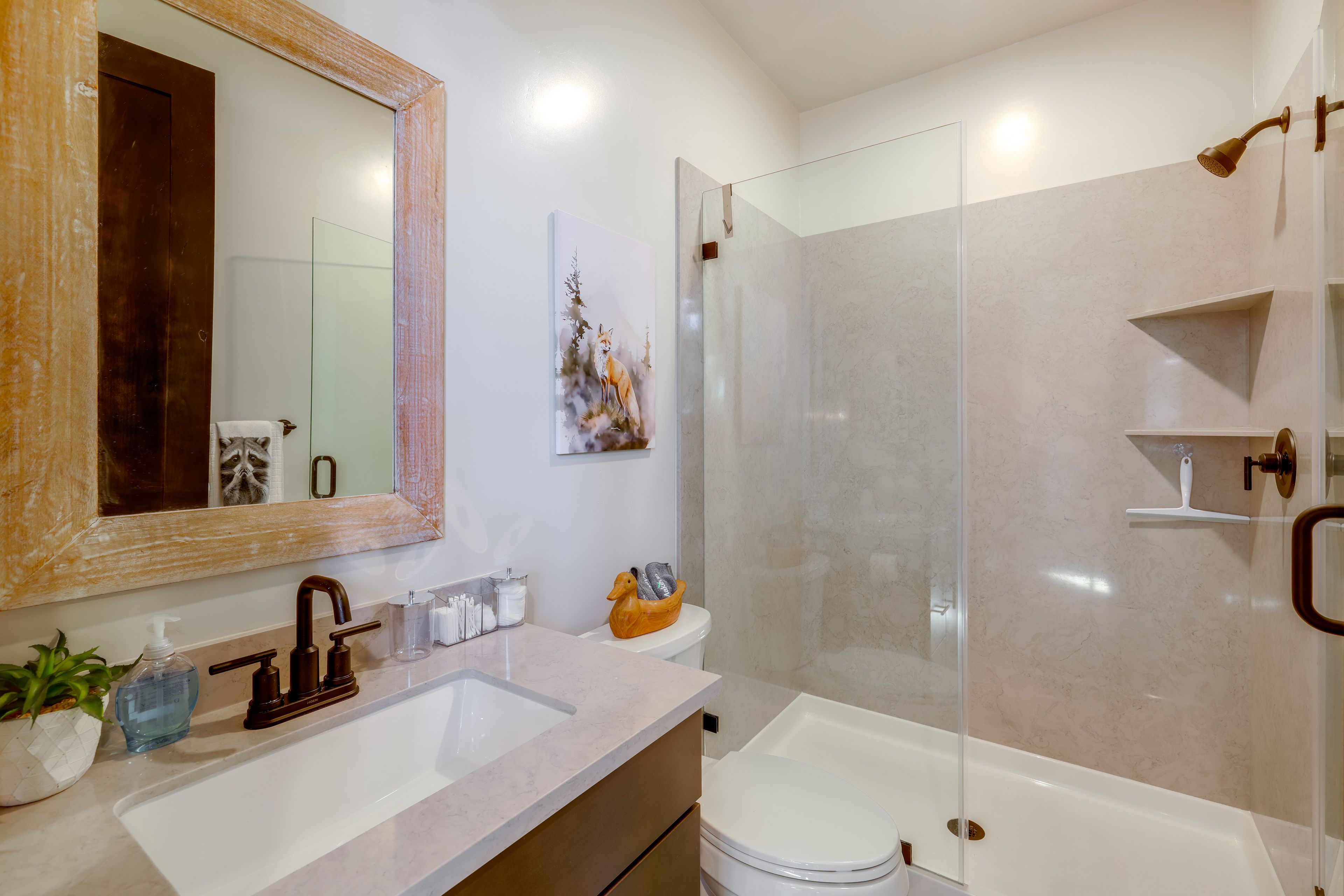 Bathroom | 2nd Floor