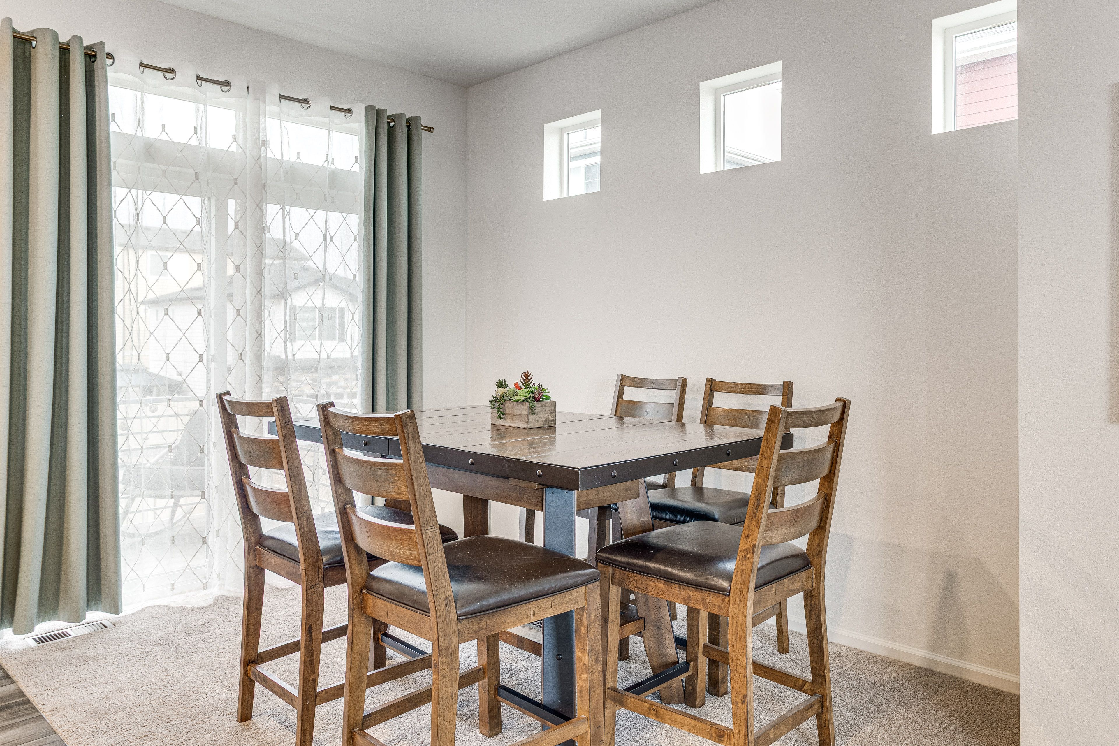 Dining Area | Main Floor