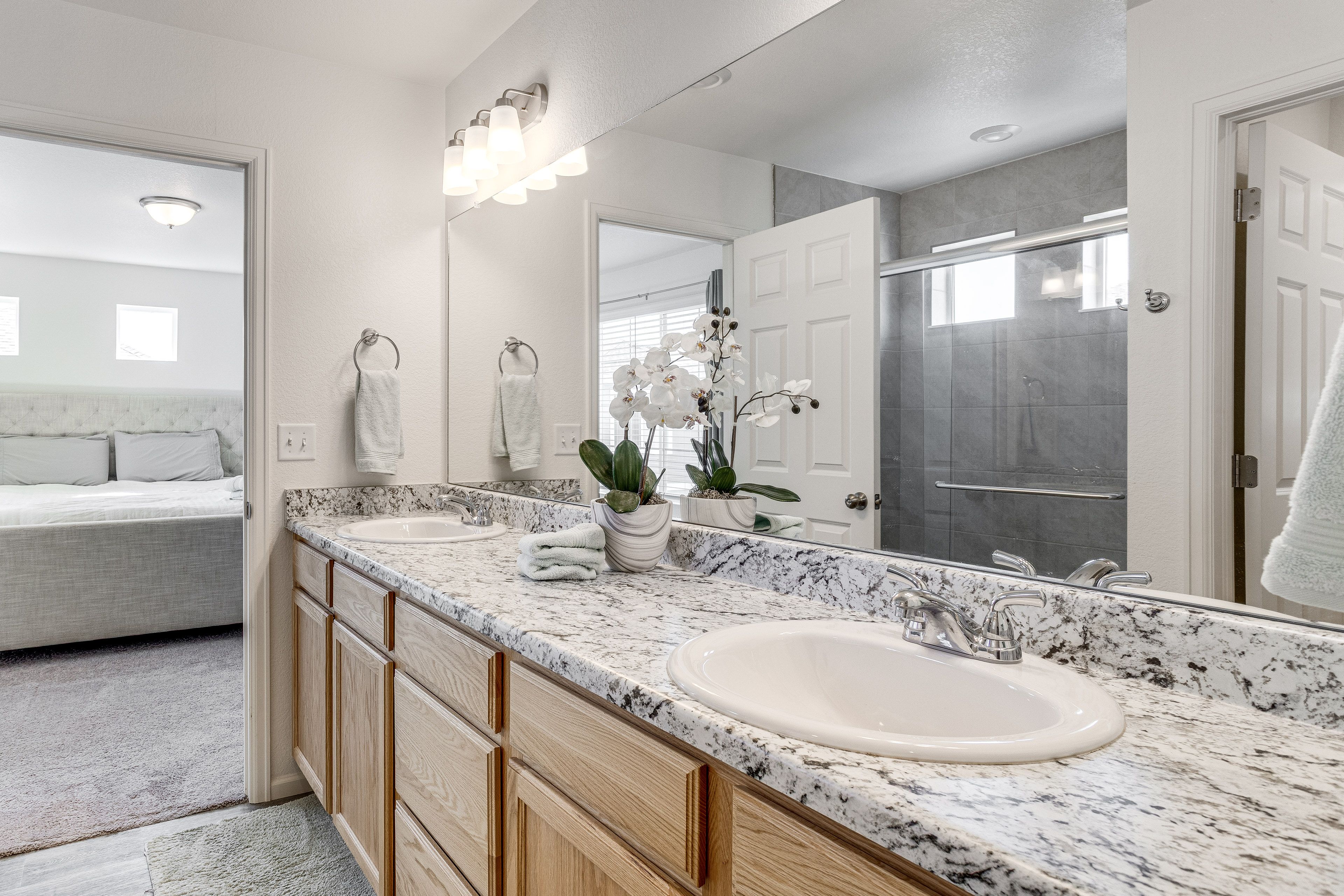 Bathroom | Upper Floor