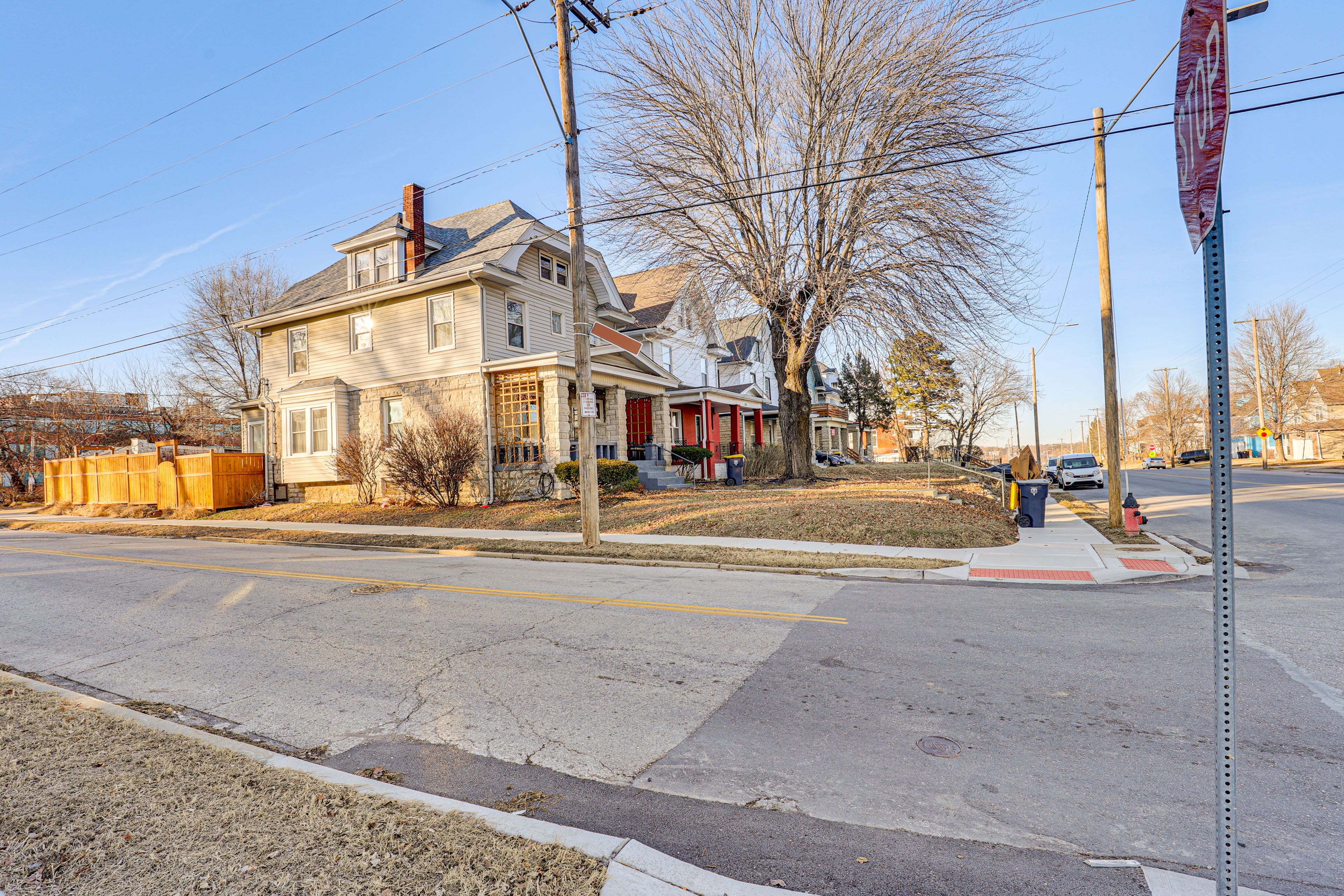 Free Street Parking (First-Come, First-Served)