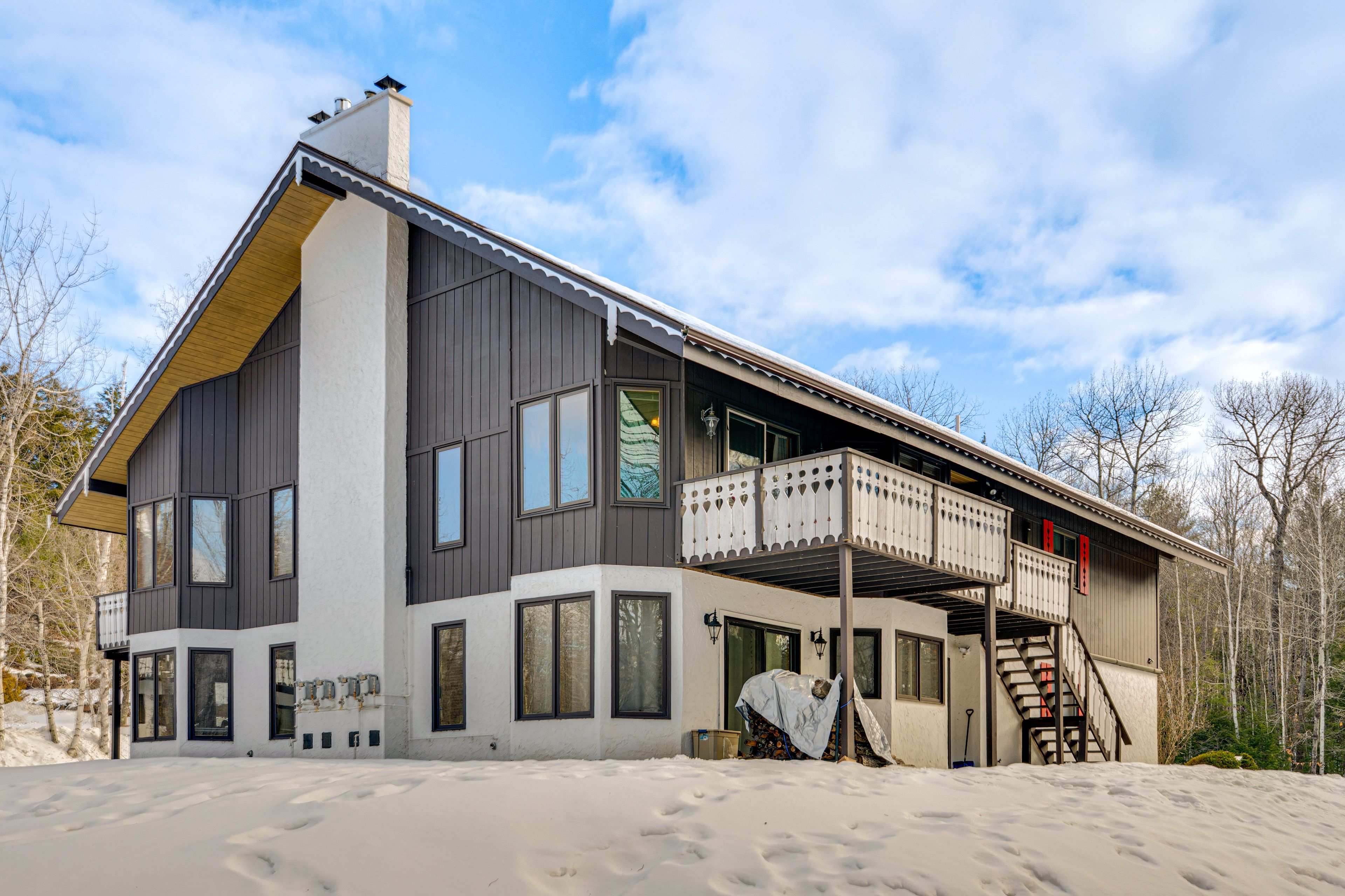 Bartlett Vacation Rental | 3BR | 2BA | 1,600 Sq Ft | Stairs Required