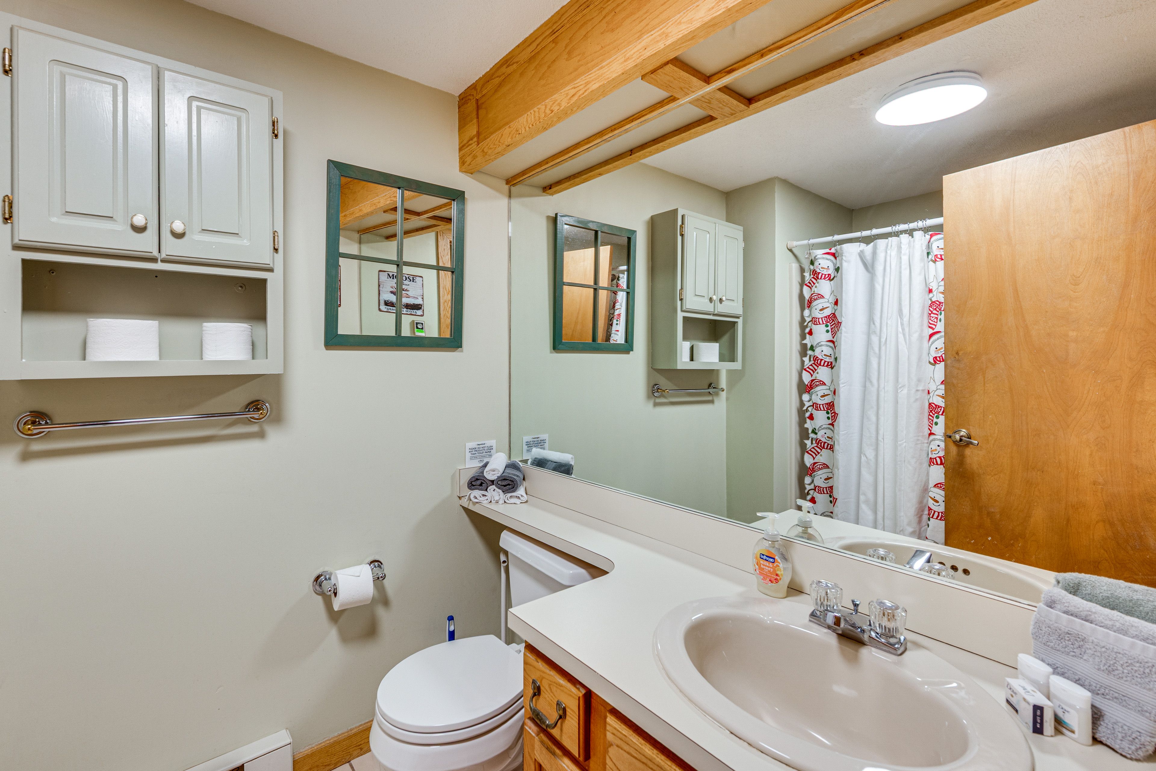 Full Bathroom | Main Floor