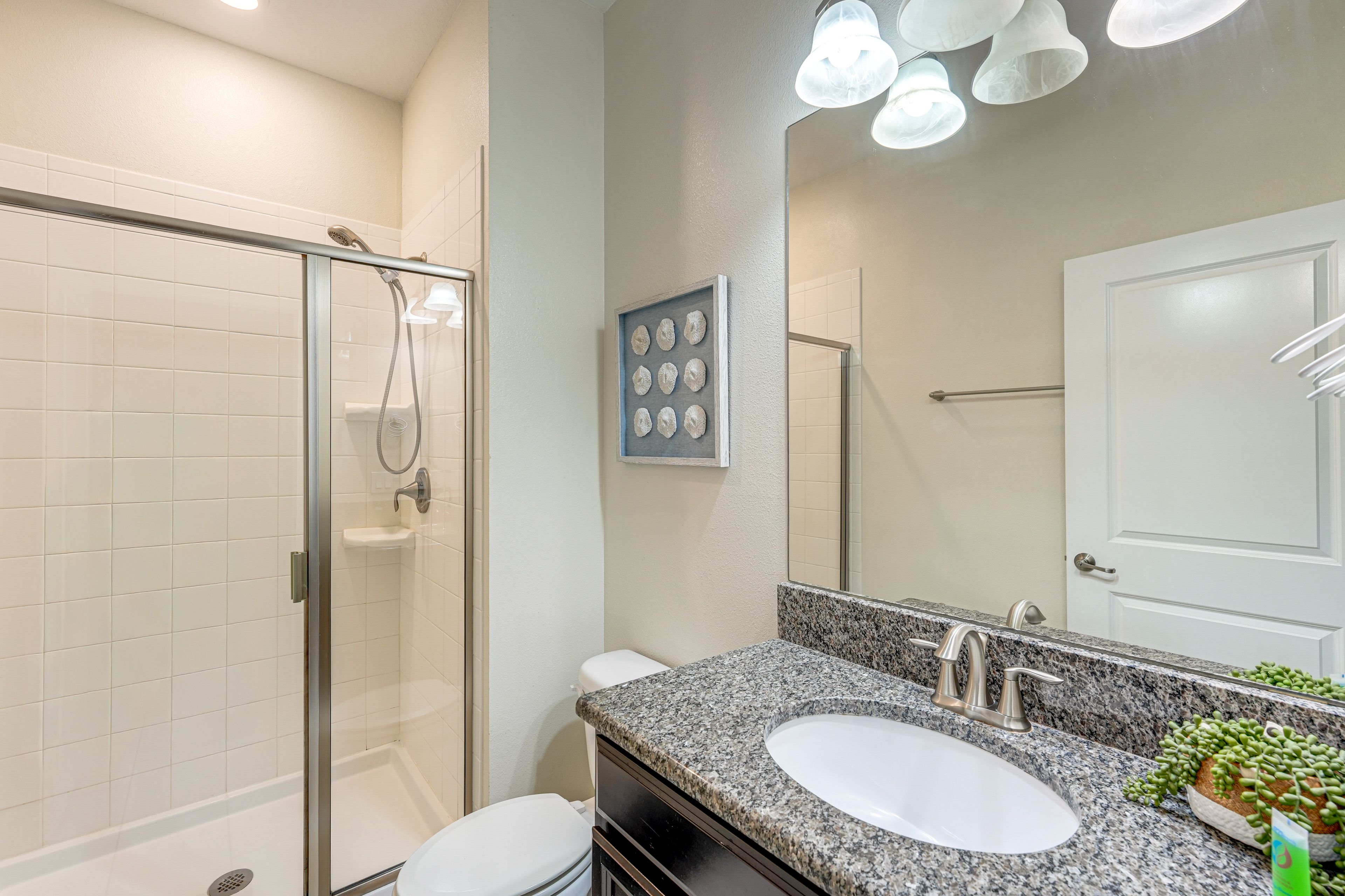 Bathroom | 1st Floor