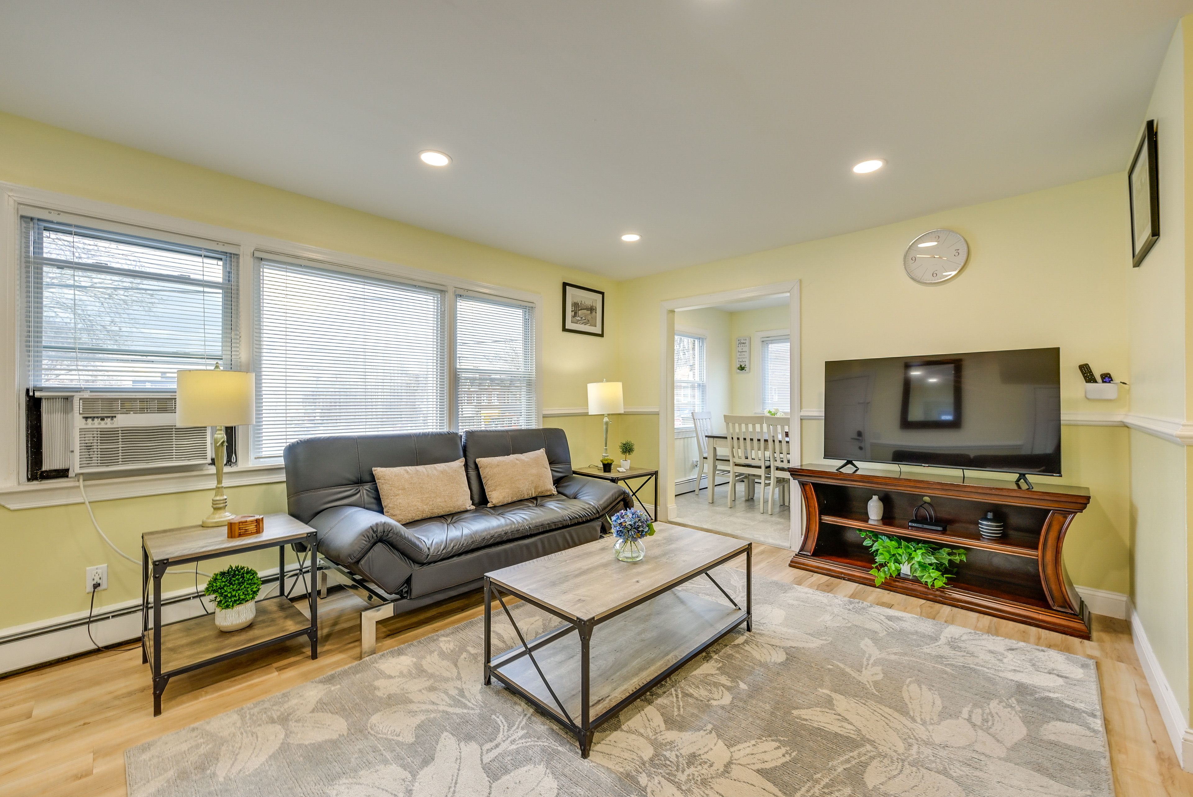 Jersey City Vacation Rental | 2BR | 1BA | 1,000 Sq Ft | Step-Free Access