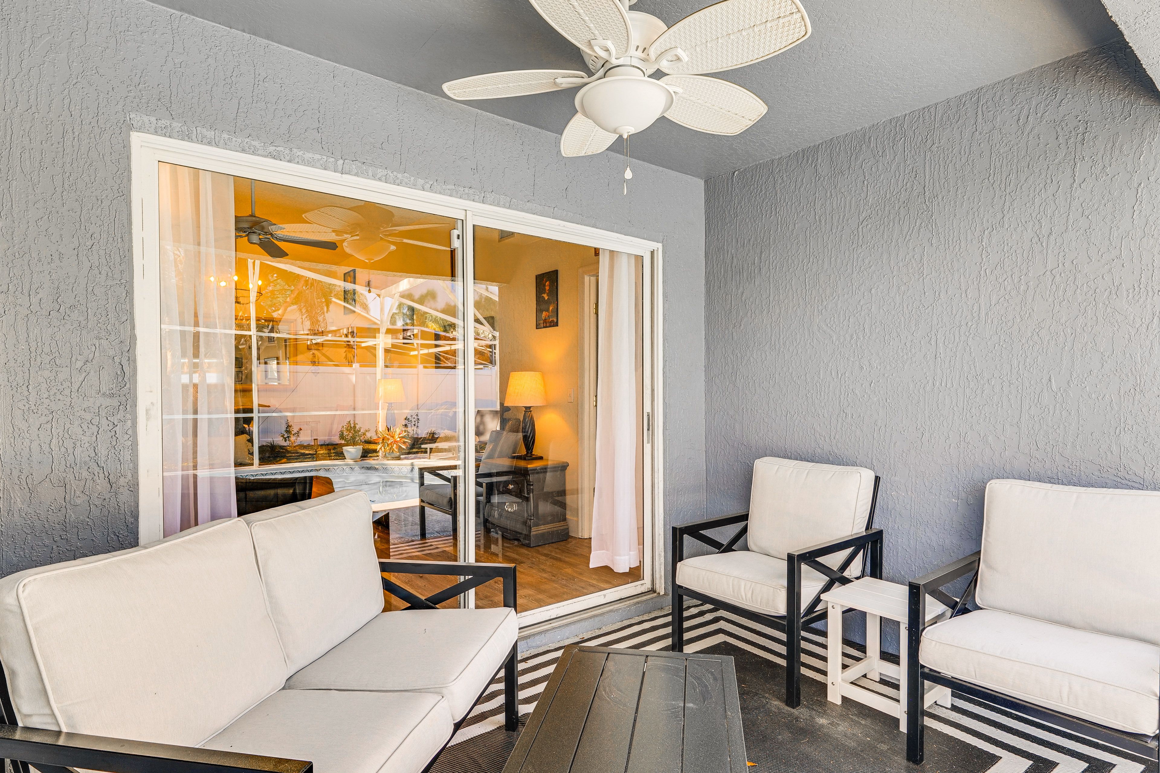 Covered Patio | Outdoor Seating