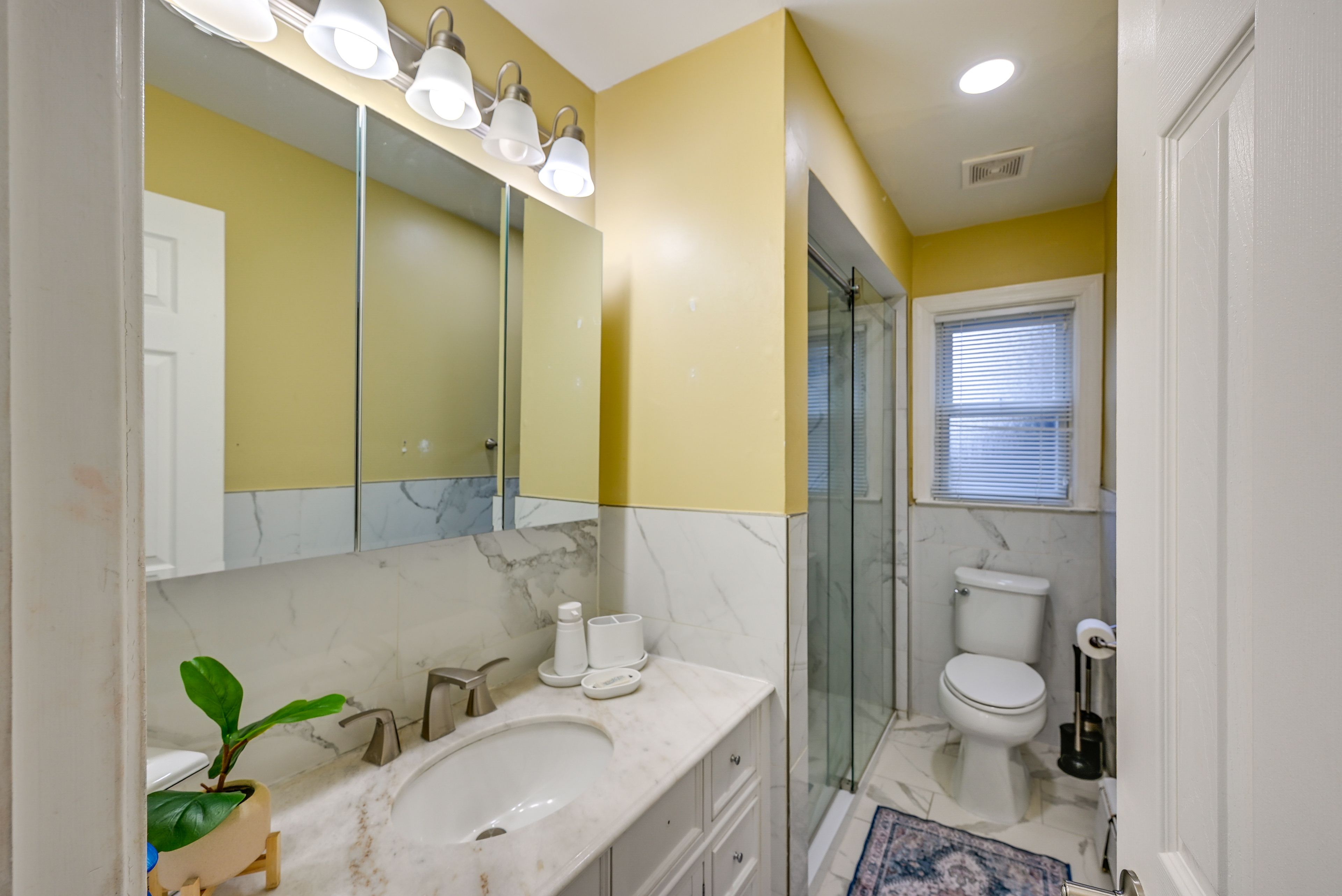 Bathroom | Towels Provided