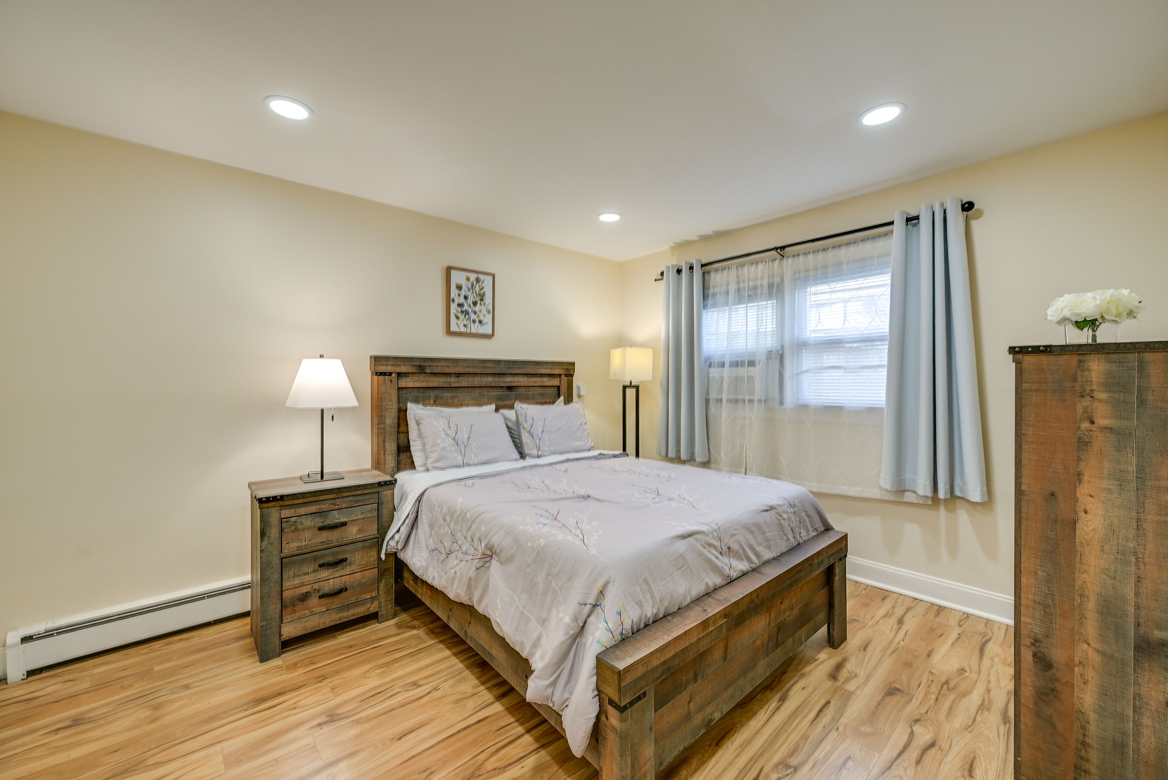 Bedroom 2 | Queen Bed