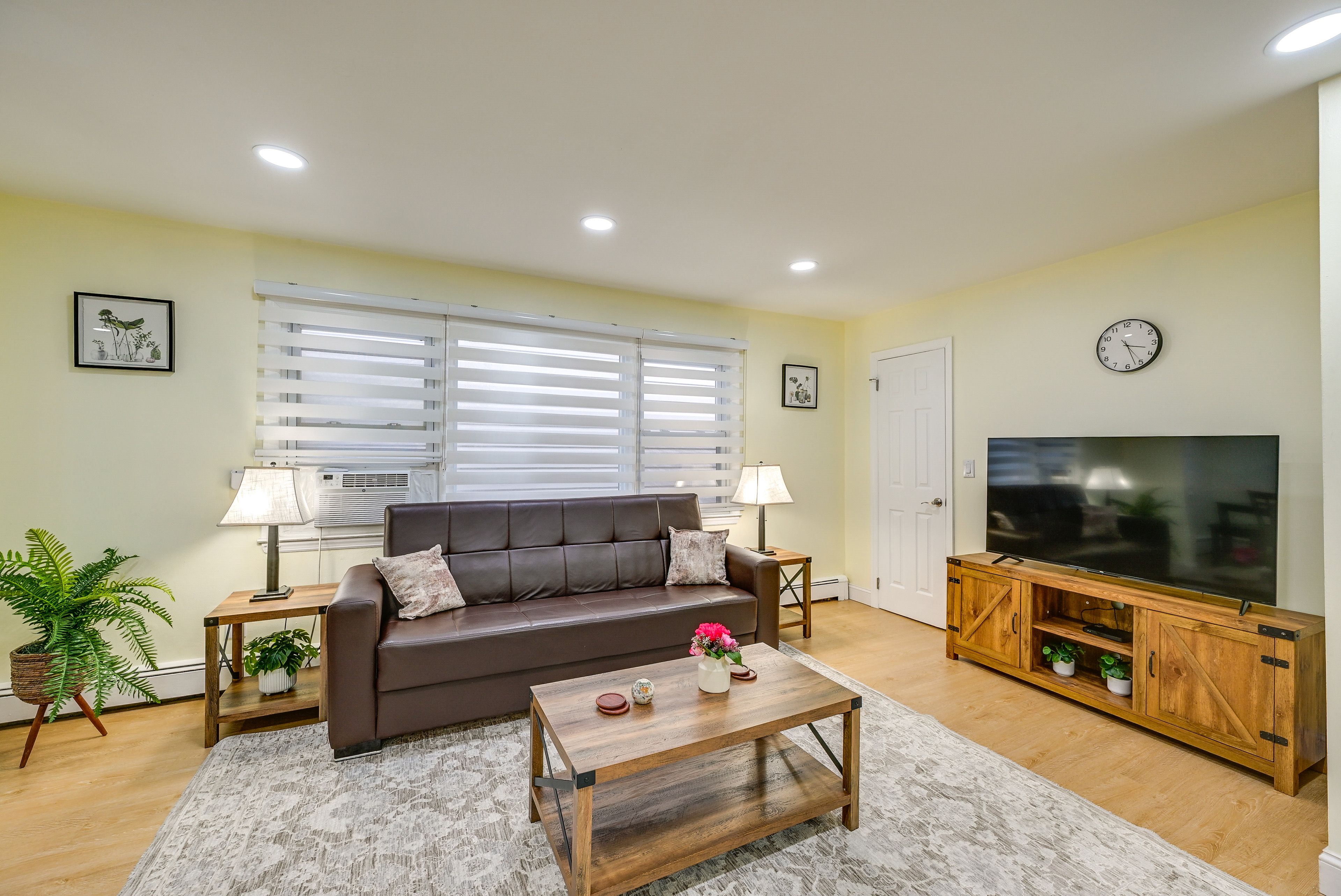 Jersey City Vacation Rental | 2BR | 1BA | Stairs Required | 800 Sq Ft