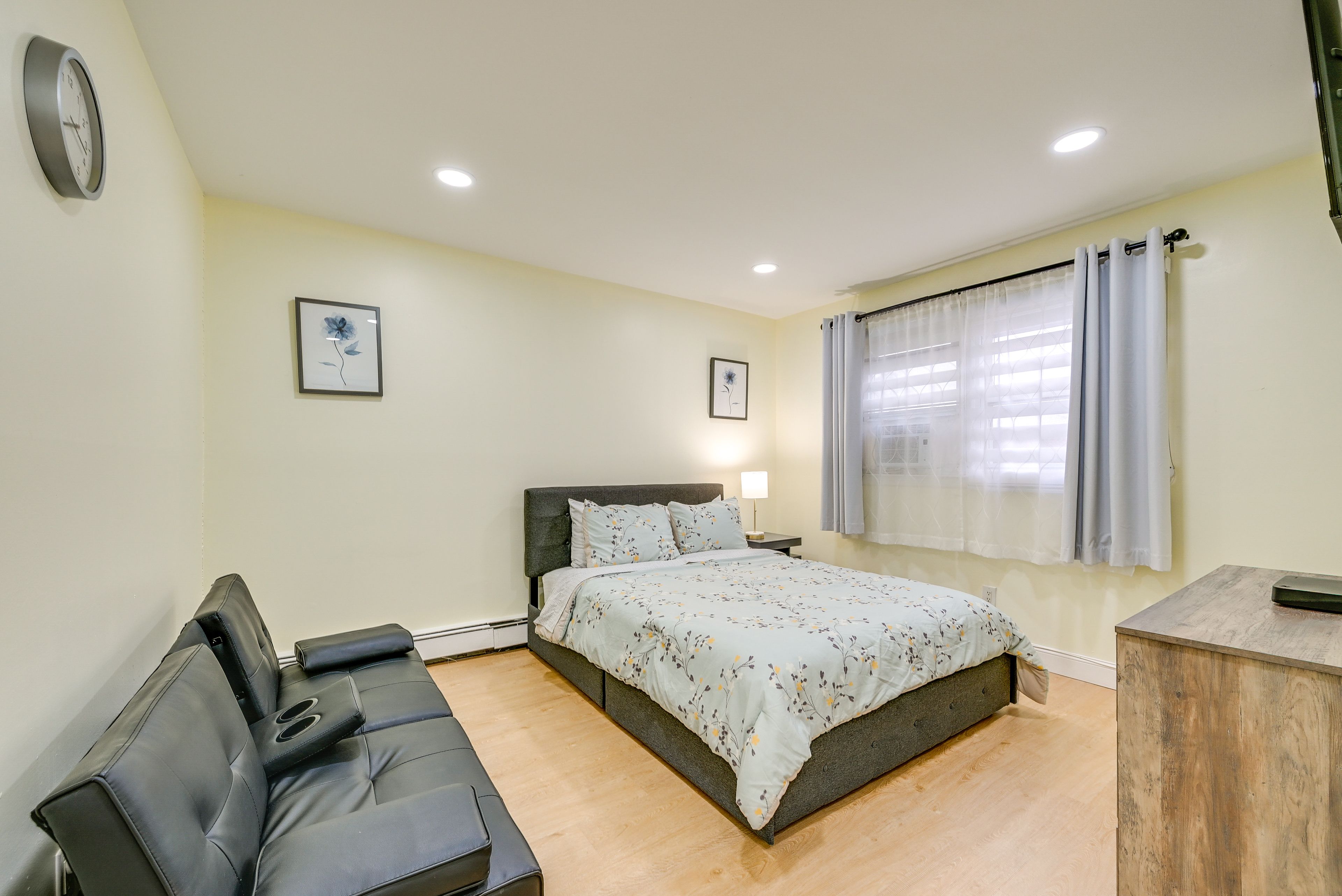 Bedroom 2 | Queen Bed | TV