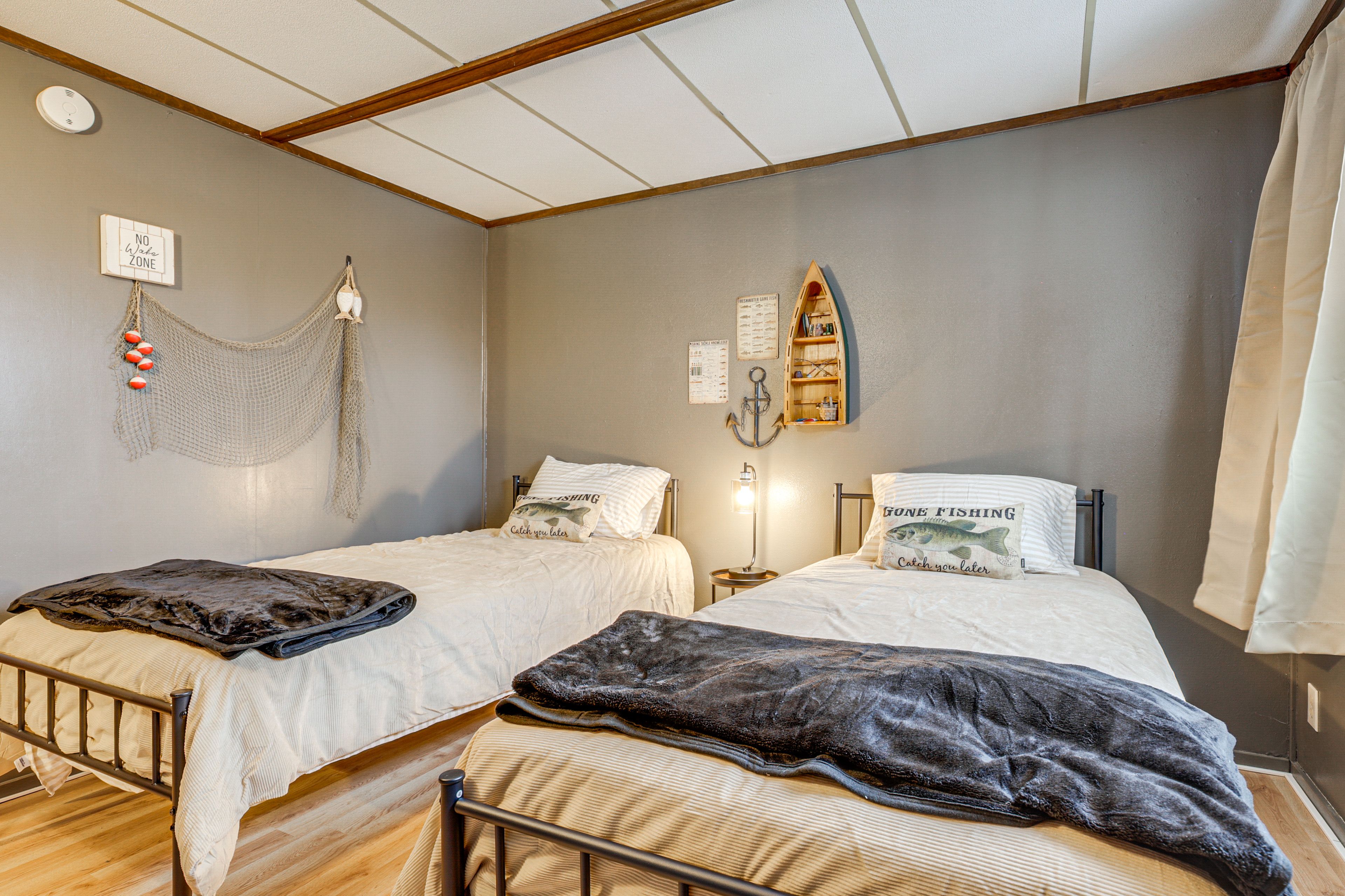 Bedroom 2 | 2 Twin Beds