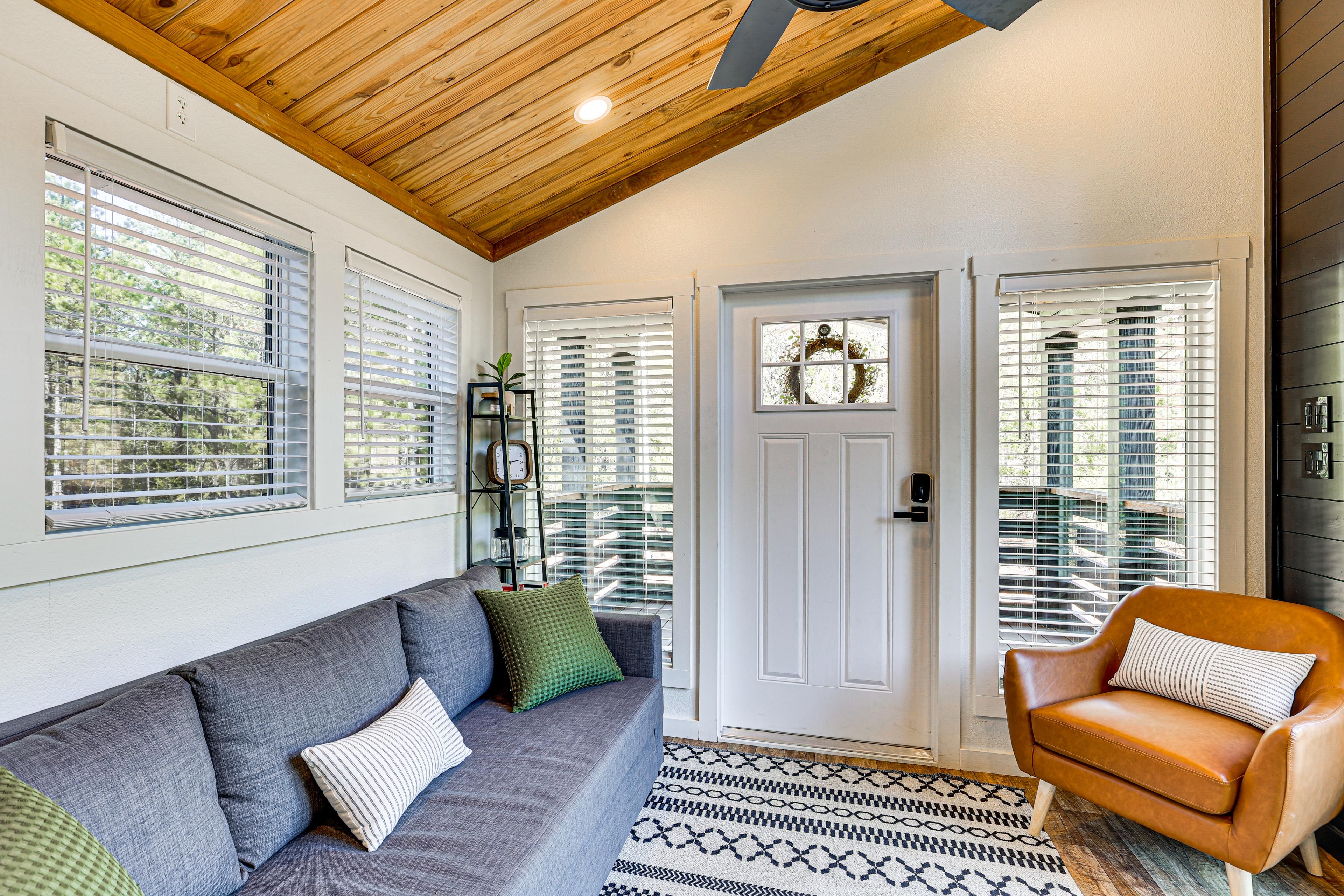 Living Room | Sleeper Sofa