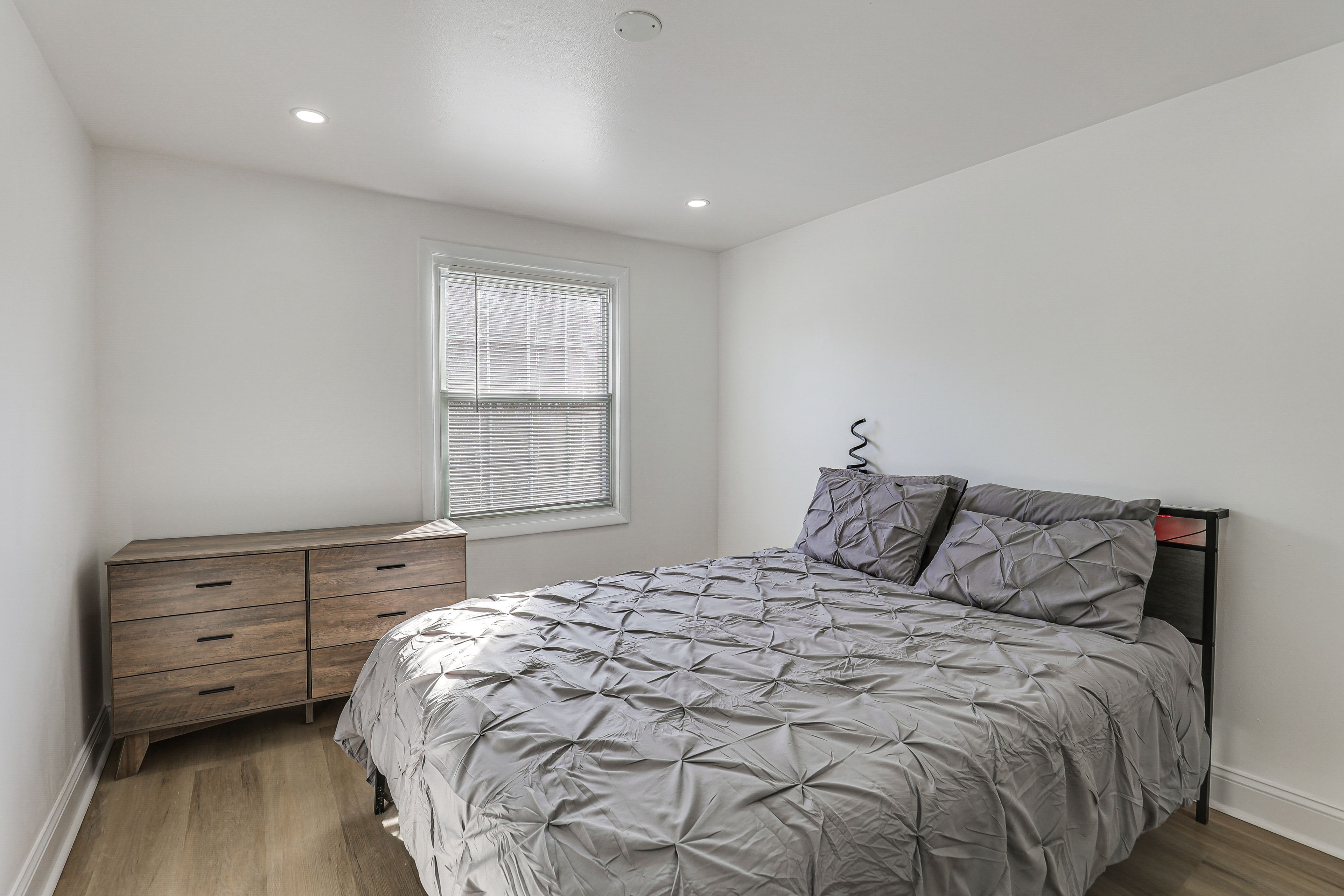 Bedroom 1 | Queen Bed | Linens Provided | Main Floor