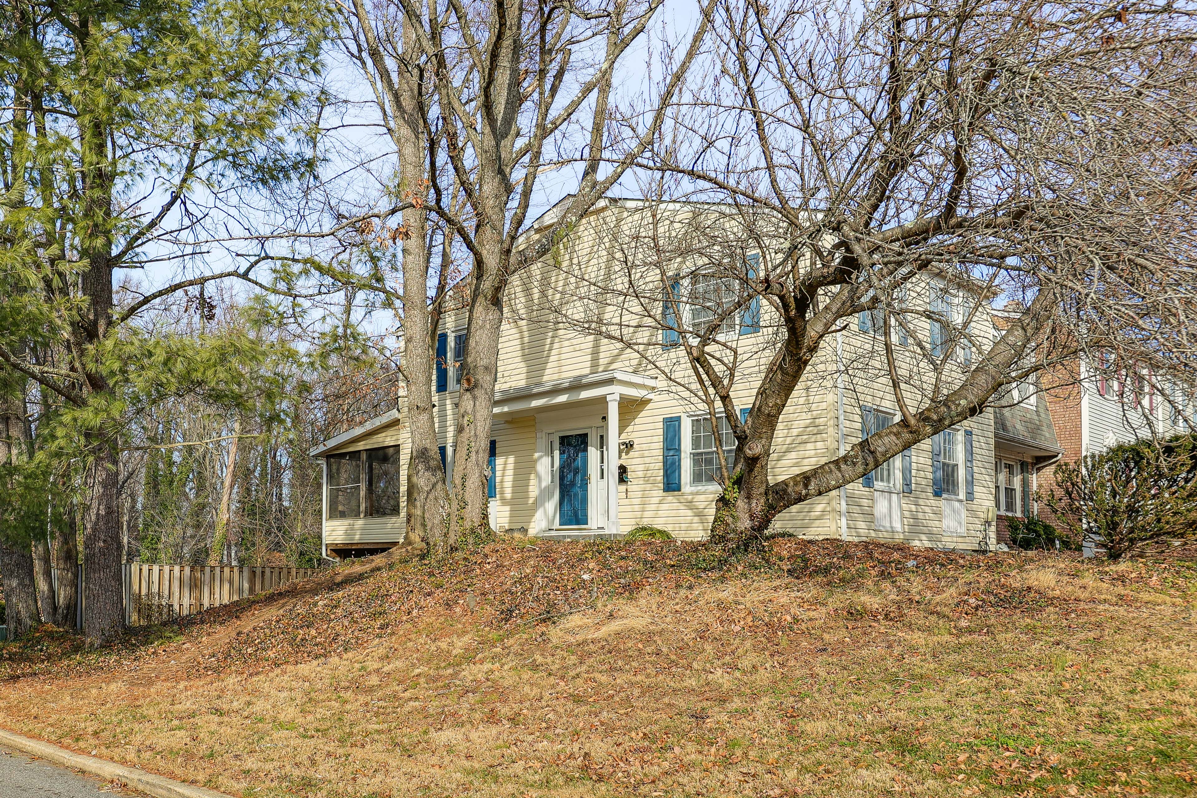 Exterior | Carport (1 Vehicle)