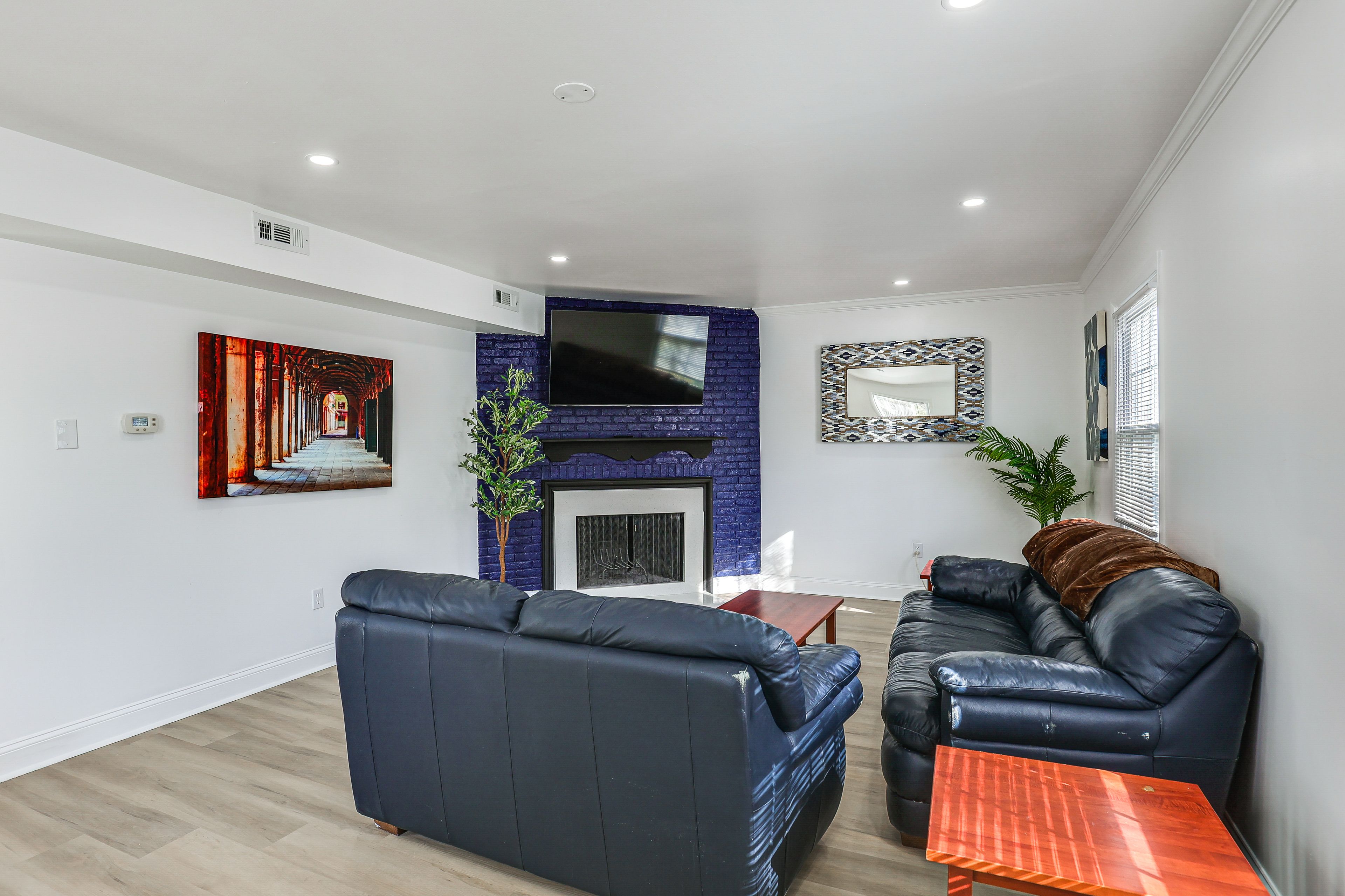 Bowie Vacation Rental | 4BR | 6BA | 1,800 Sq Ft | Steps to Enter