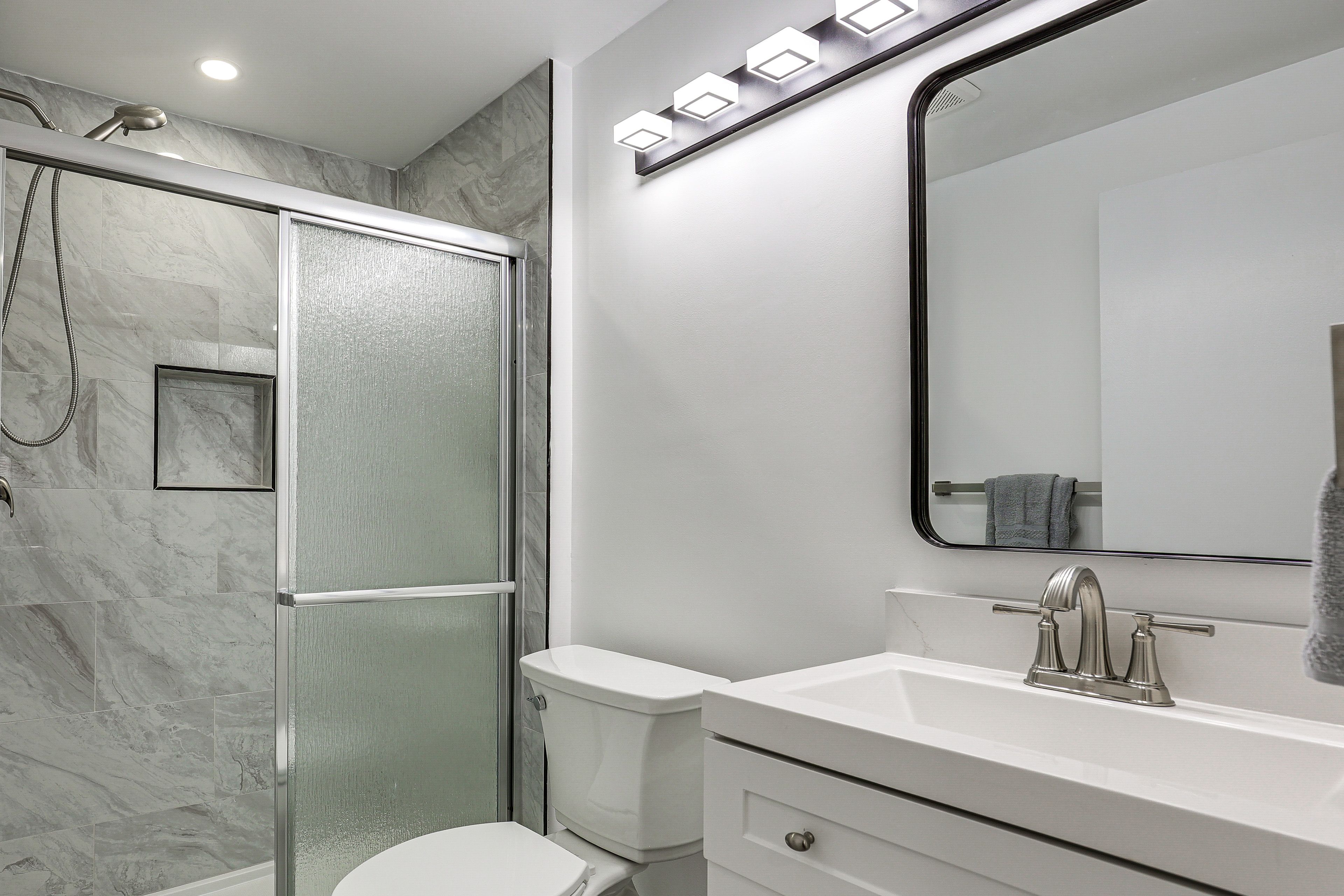 Bathroom | Towels Provided | Main Floor