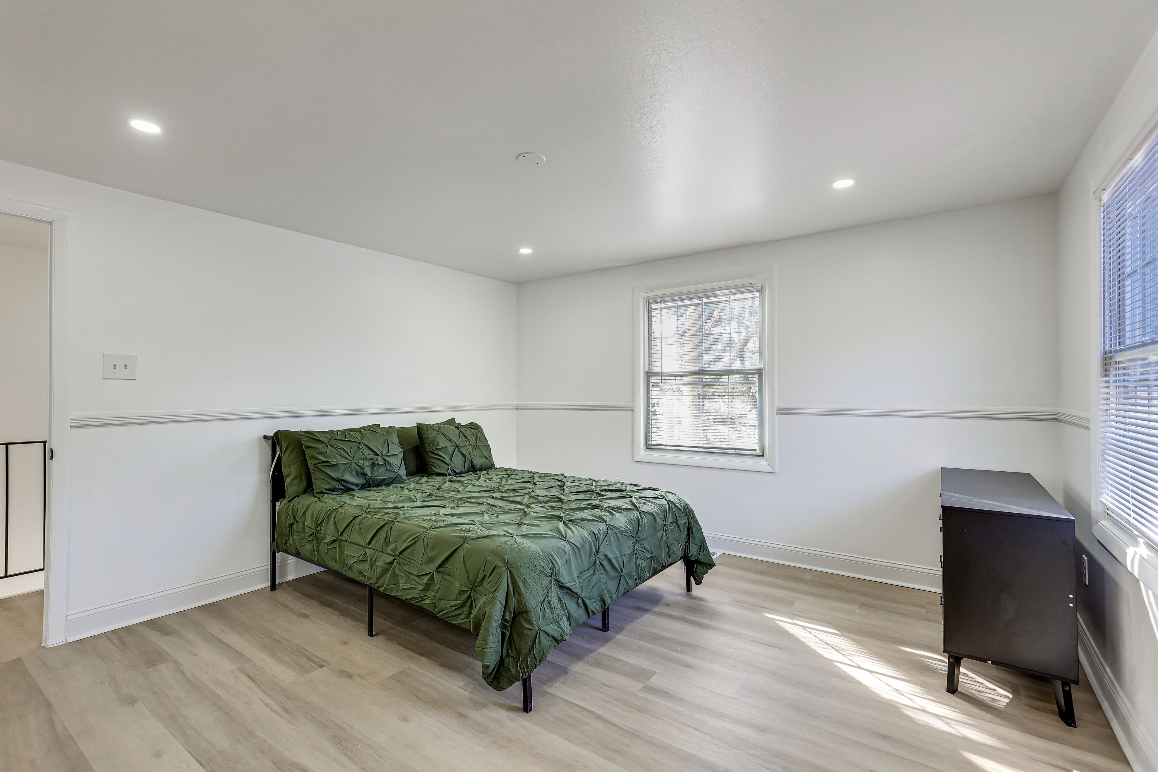 Bedroom 2 | Queen Bed | Upper Floor