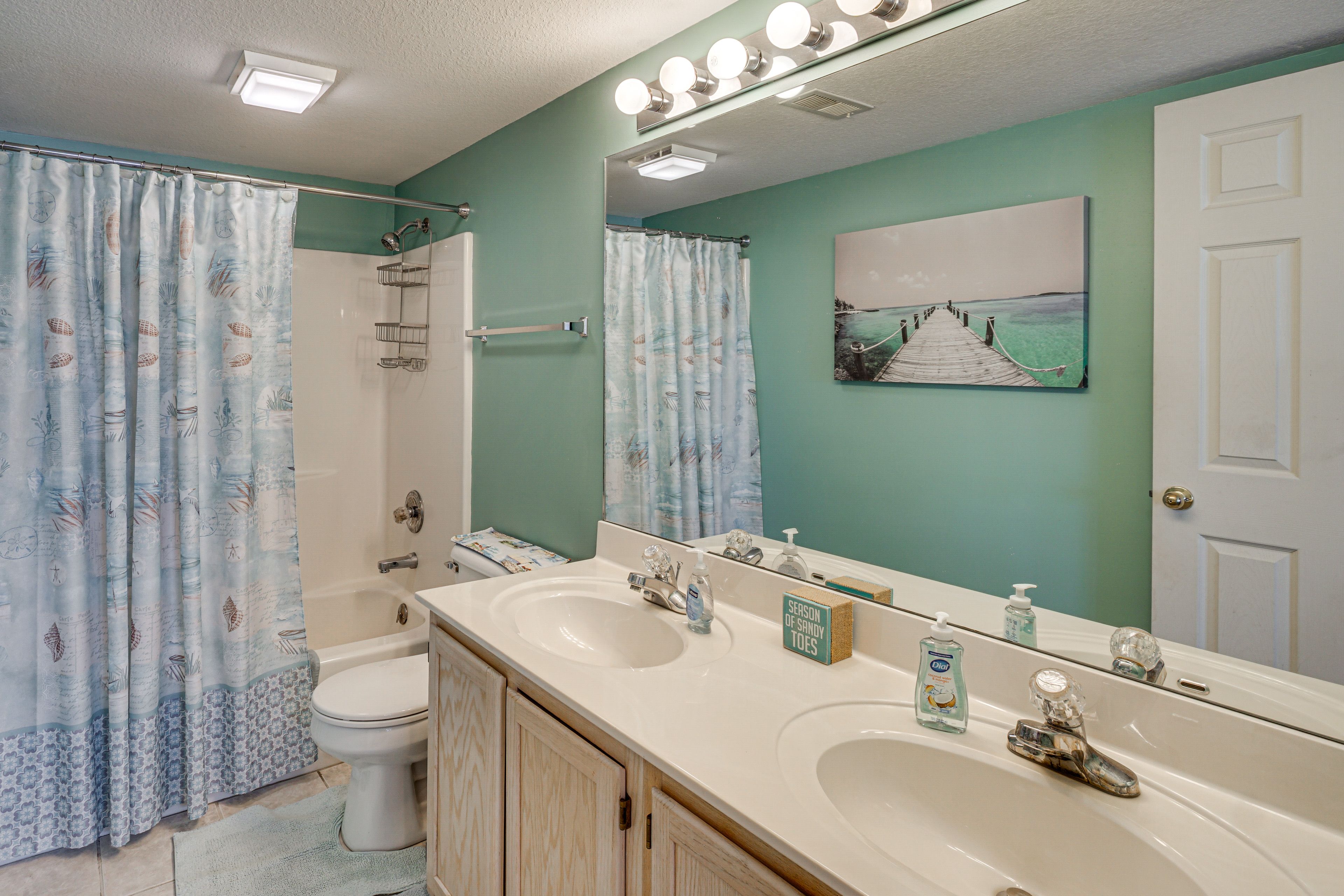 En-Suite Bathroom | 1st Floor