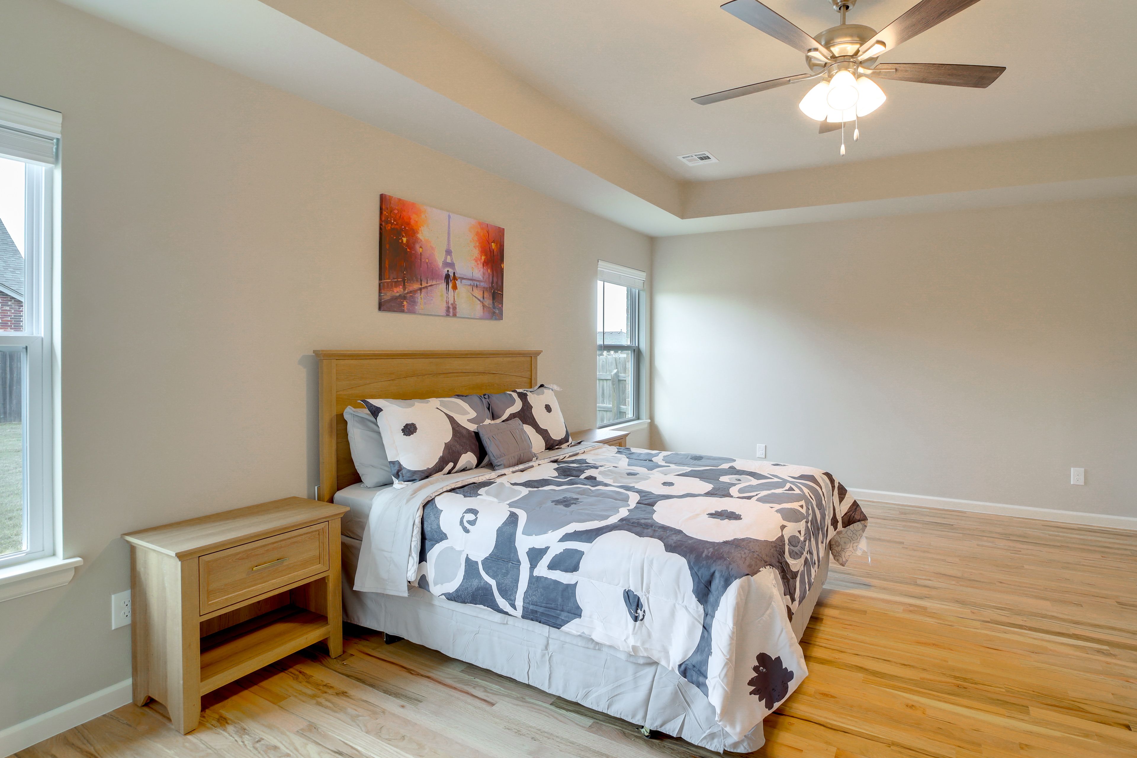 Bedroom 1 | Queen Bed