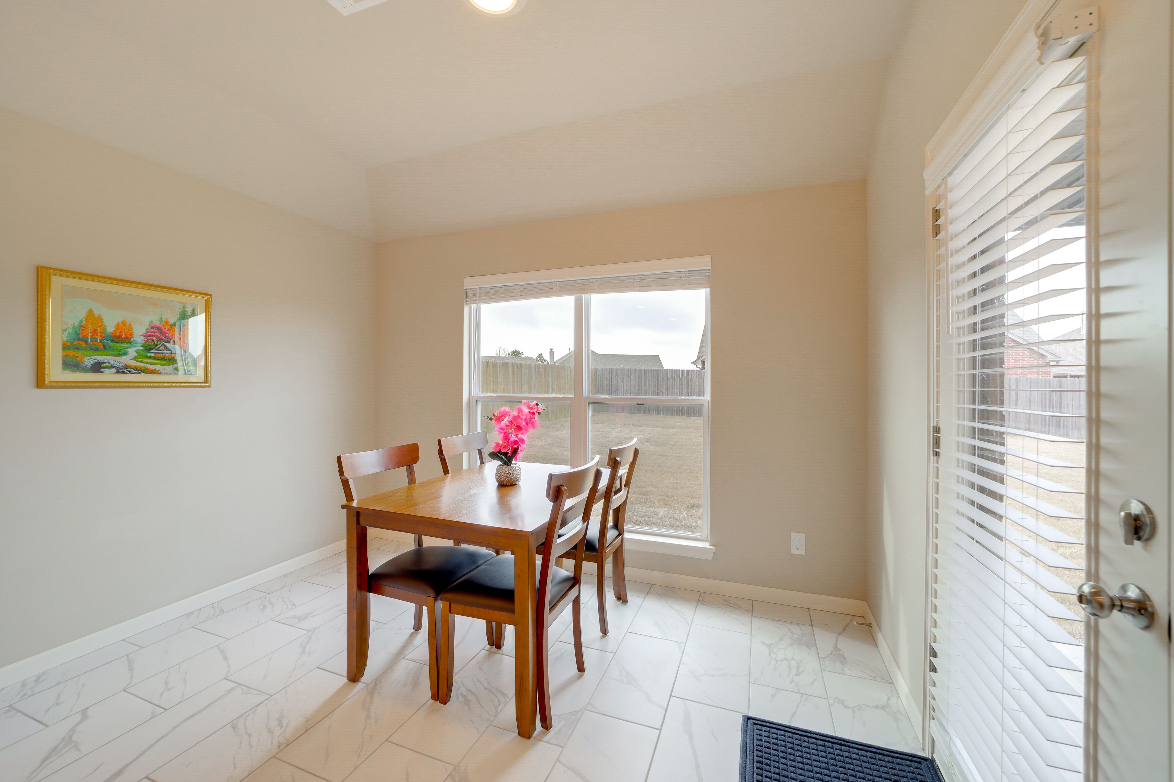 Dining Area | Dishware/Flatware | High Chair