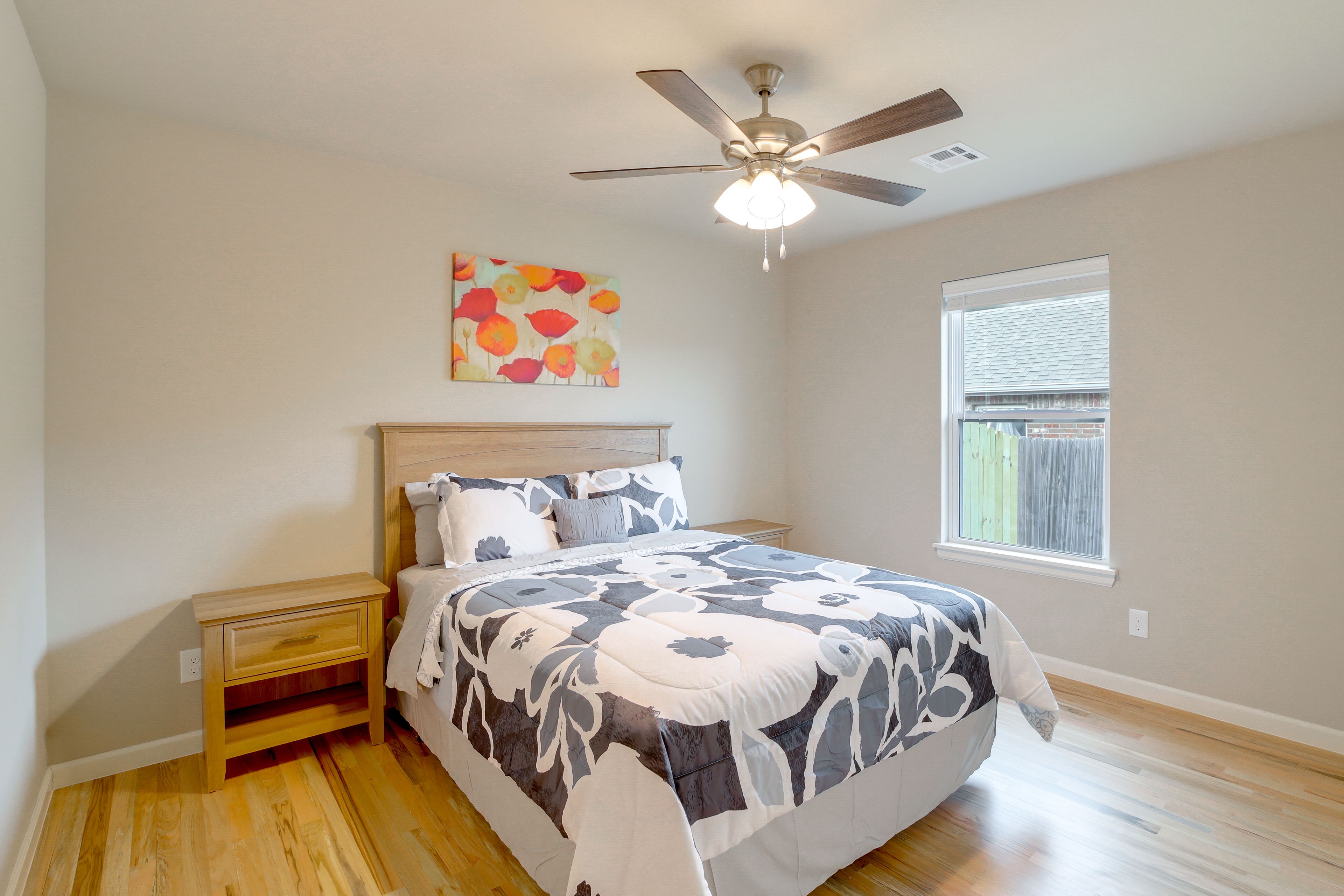 Bedroom 2 | Queen Bed