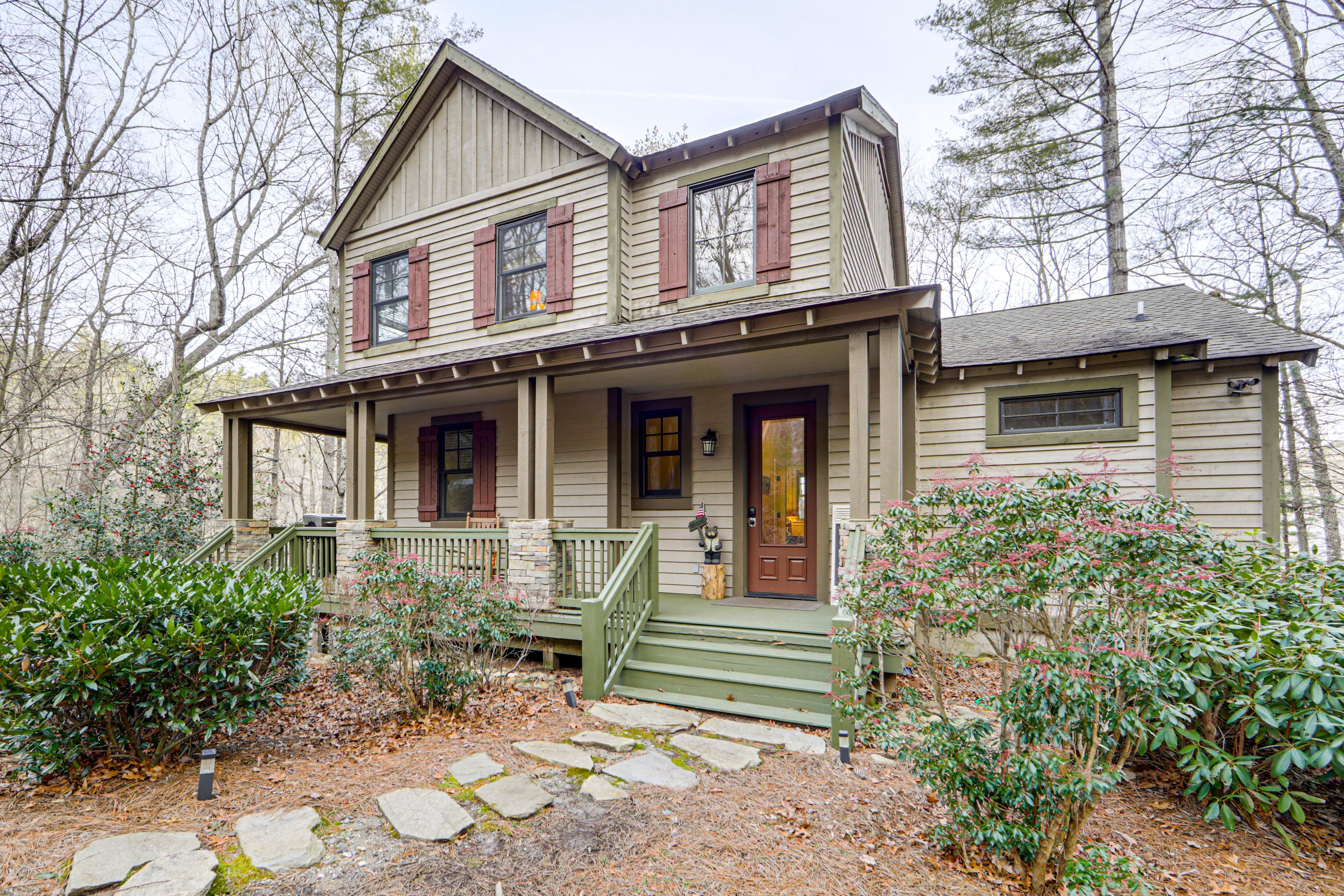 Tuckasegee Vacation Rental | 3BR | 2.5BA | 1,800 Sq Ft