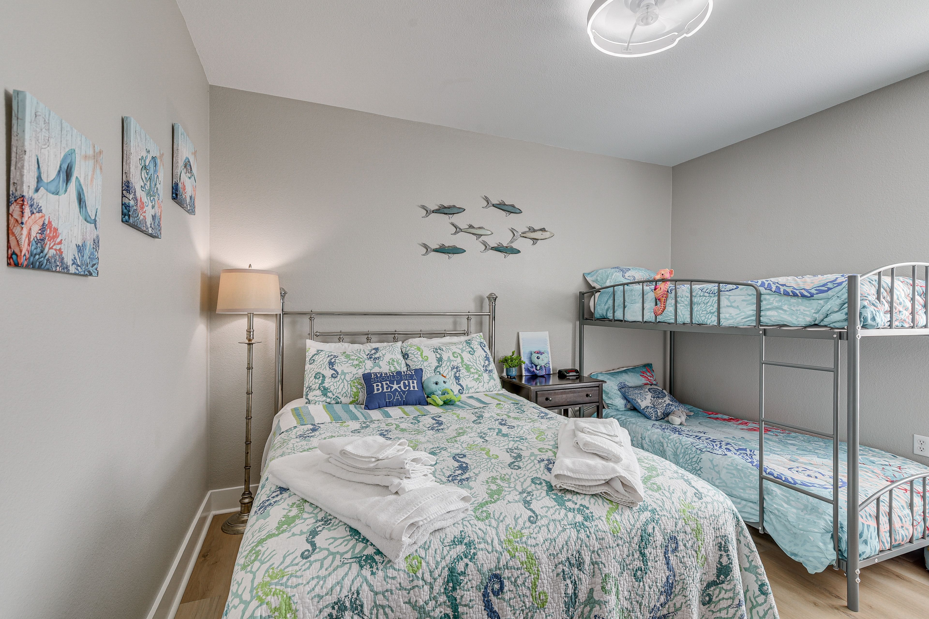 Bedroom 3 | Queen Bed | Twin Bunk Bed