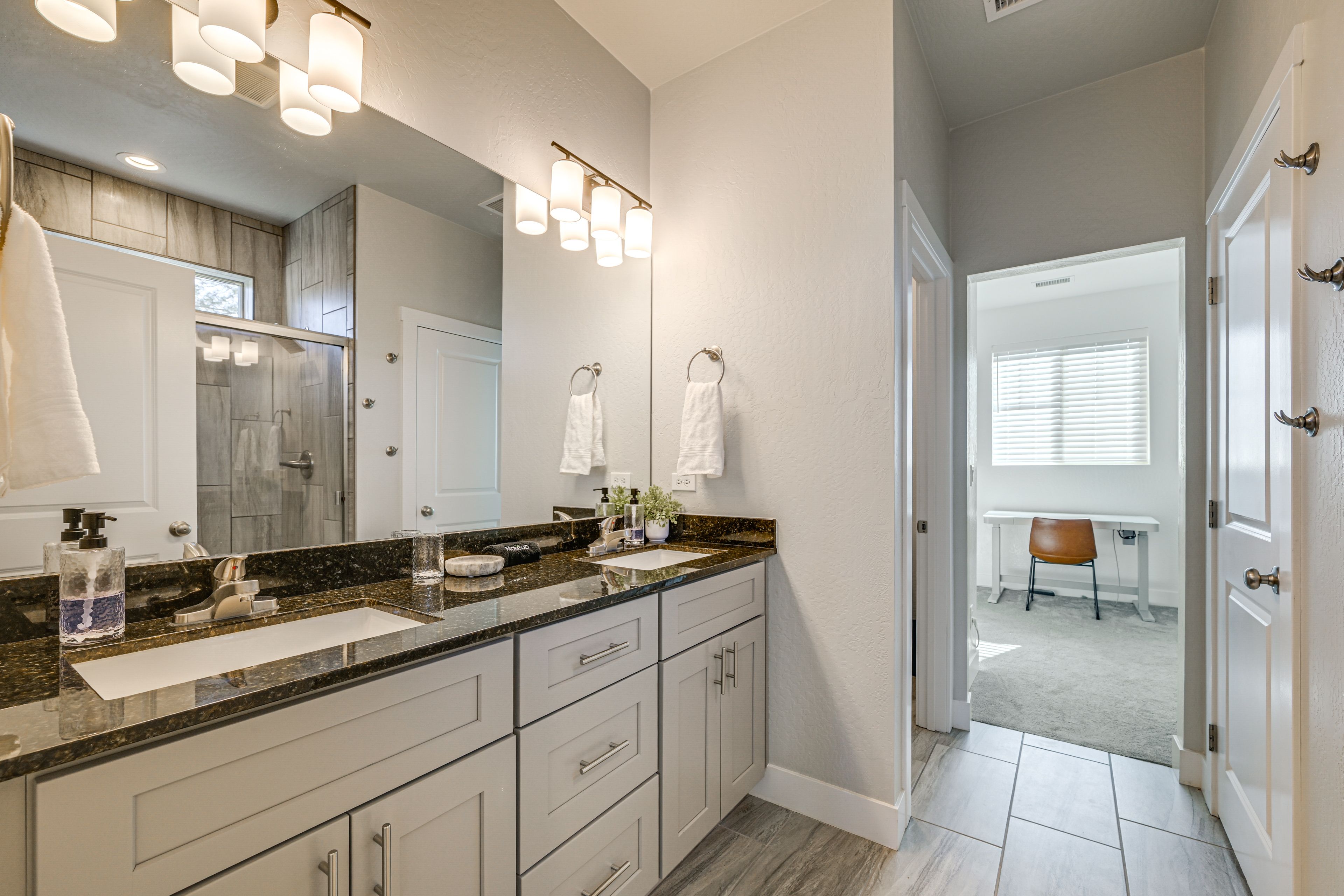 Full Bathroom | 2nd Floor