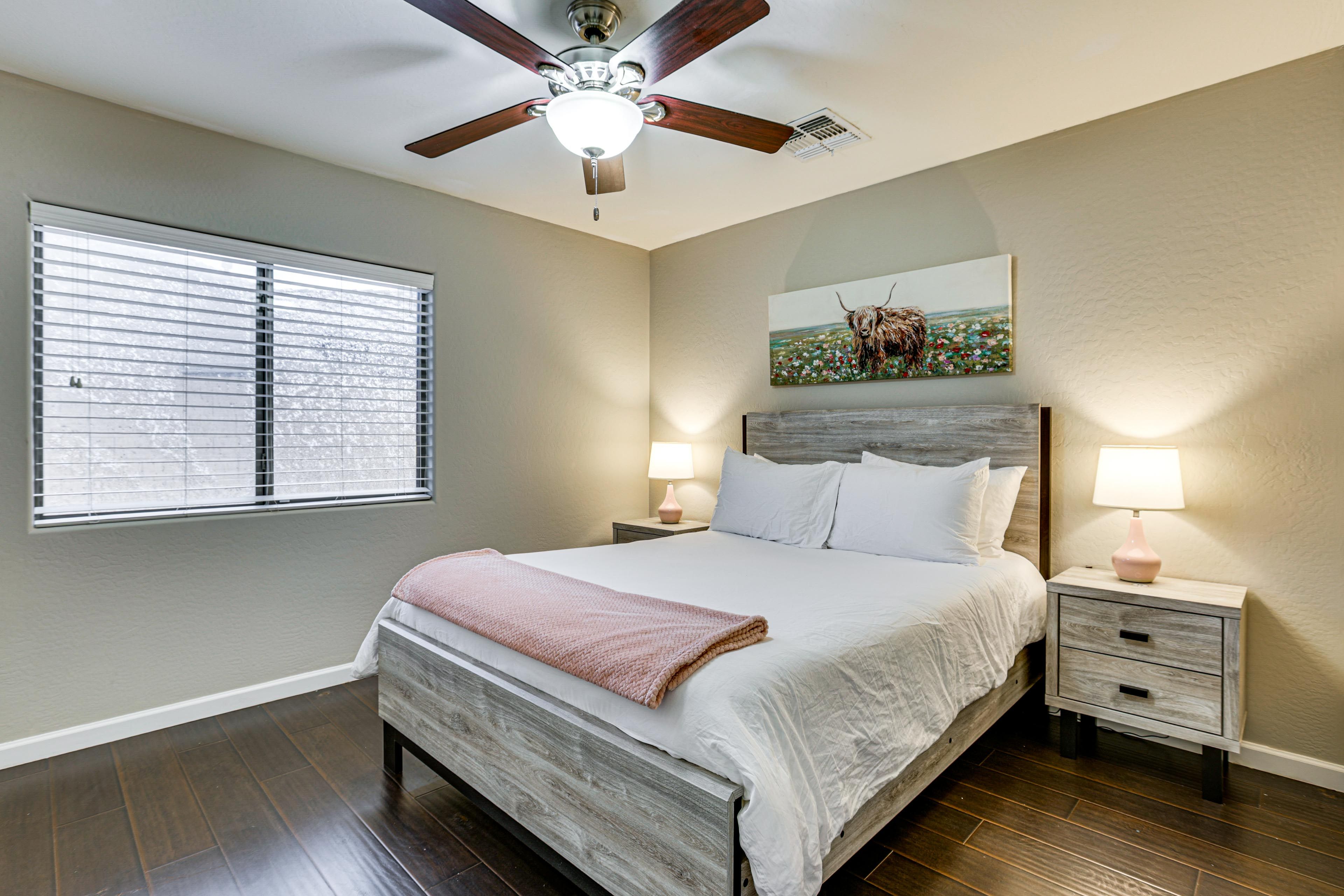 Bedroom 2 | Queen Bed